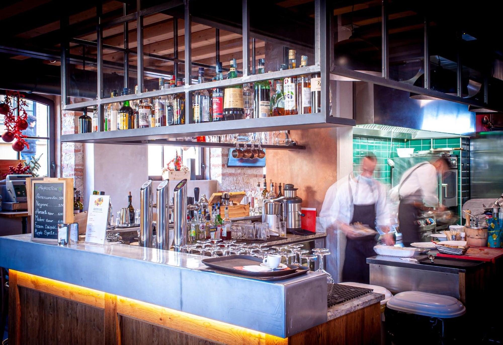 Bar/Salón Nuova filanda rooms and more