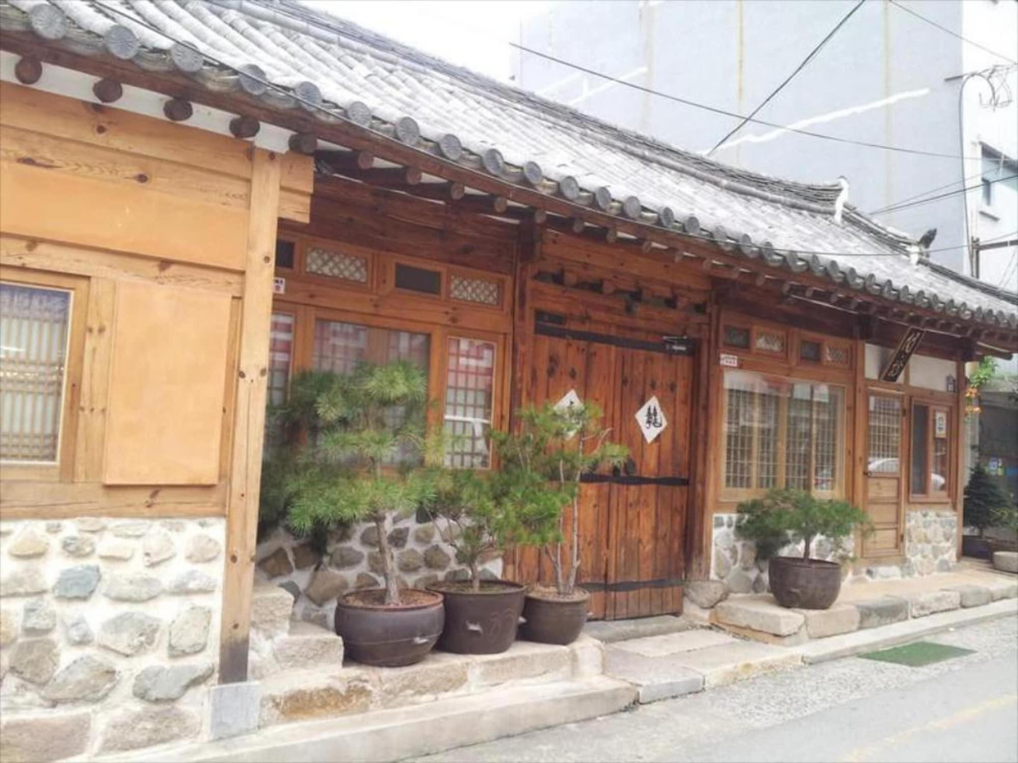 Vista Exterior Gallery Jin Hanok Guesthouse