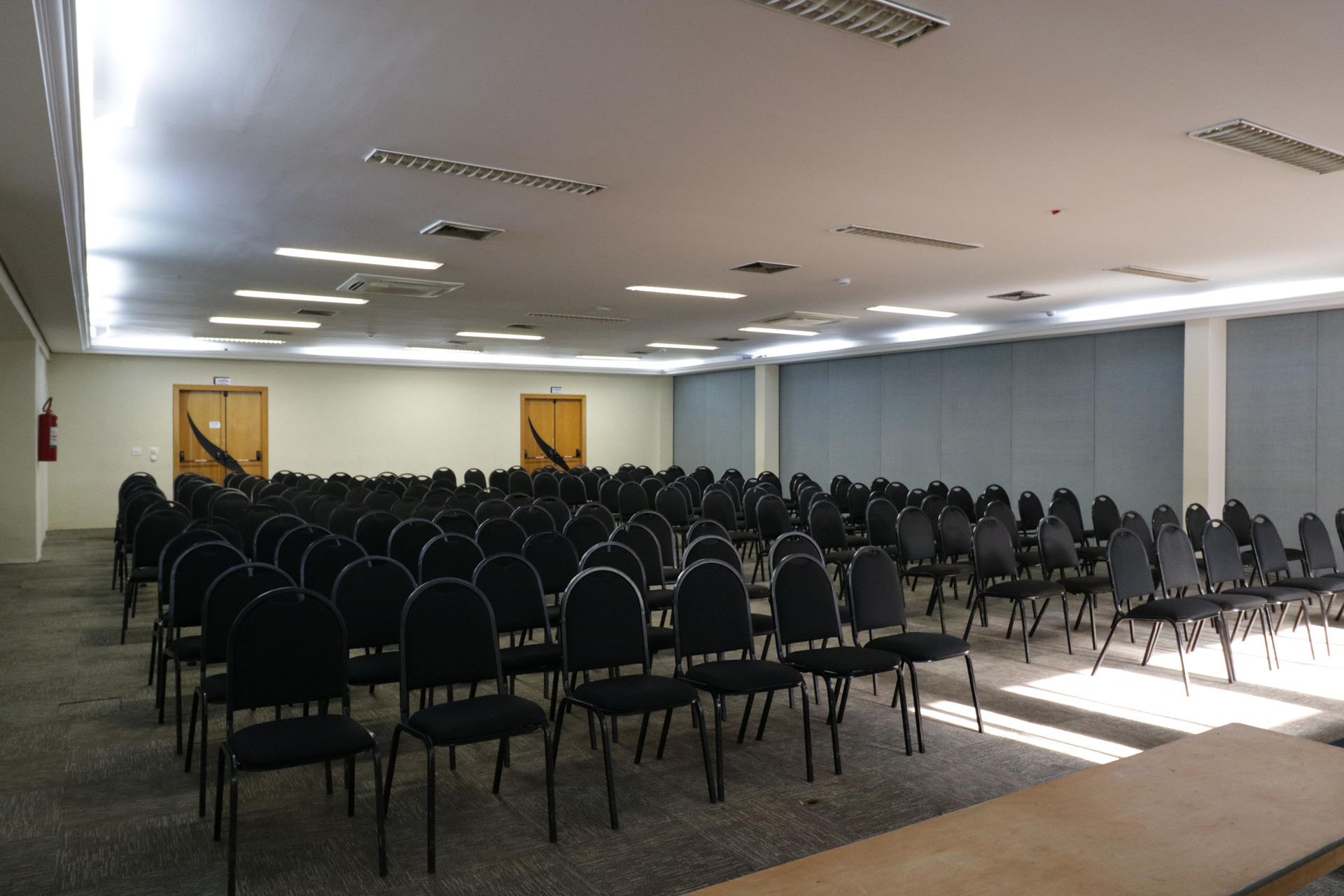 Sala de Reuniones Summit Suítes Hotel Paulista