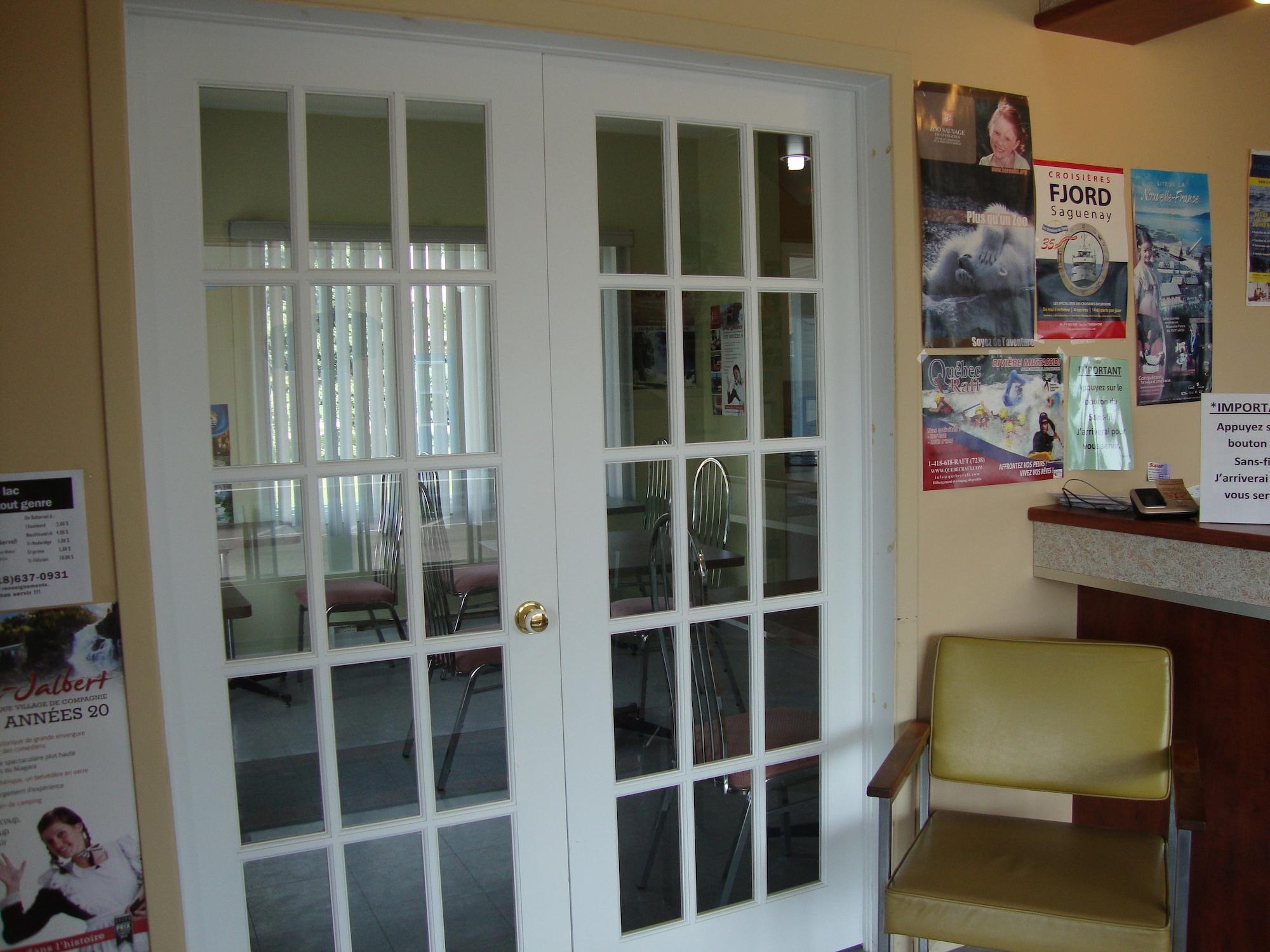 Vista Lobby Motel l'Avantage