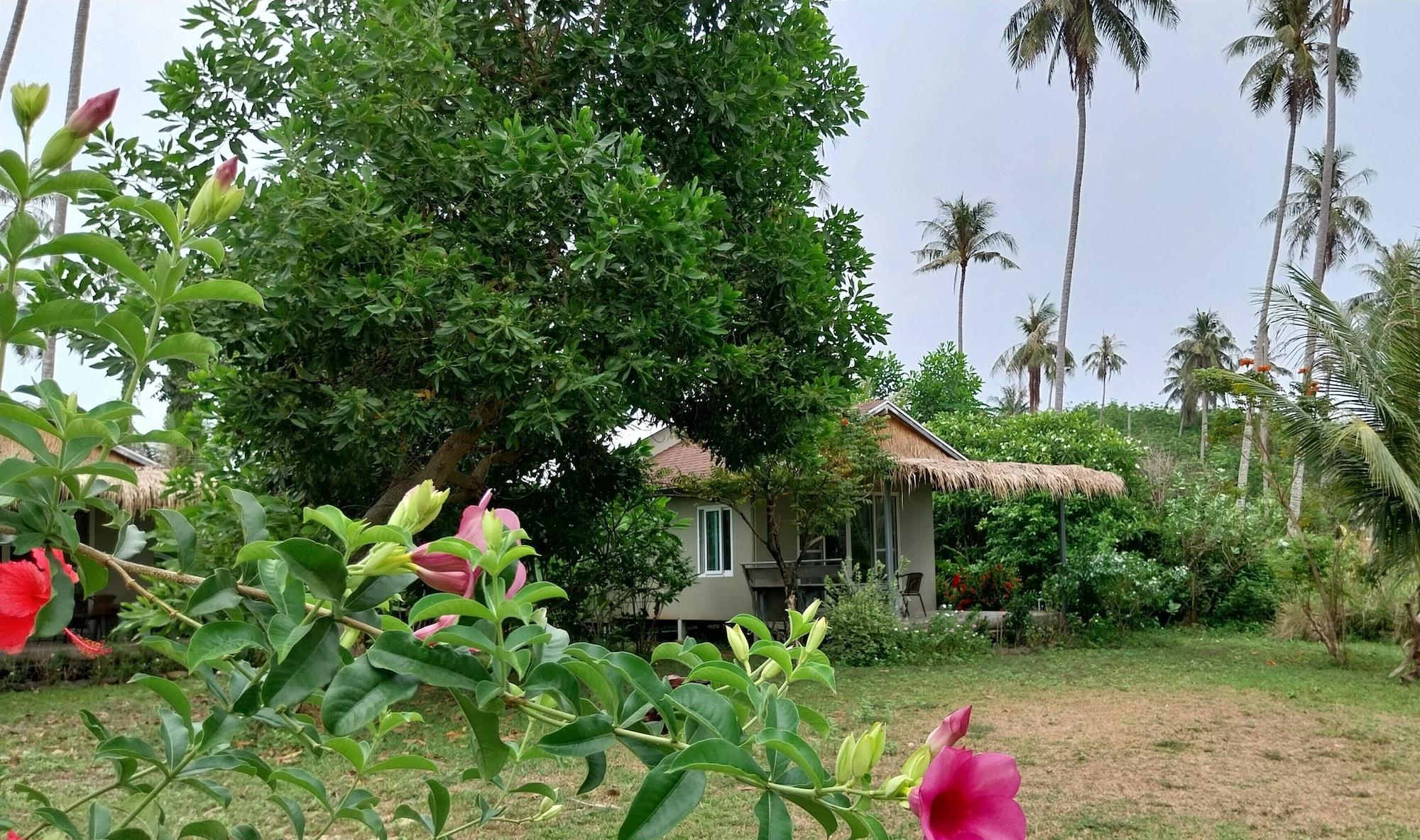 Vista Exterior Naivacha Tent Koh Mak