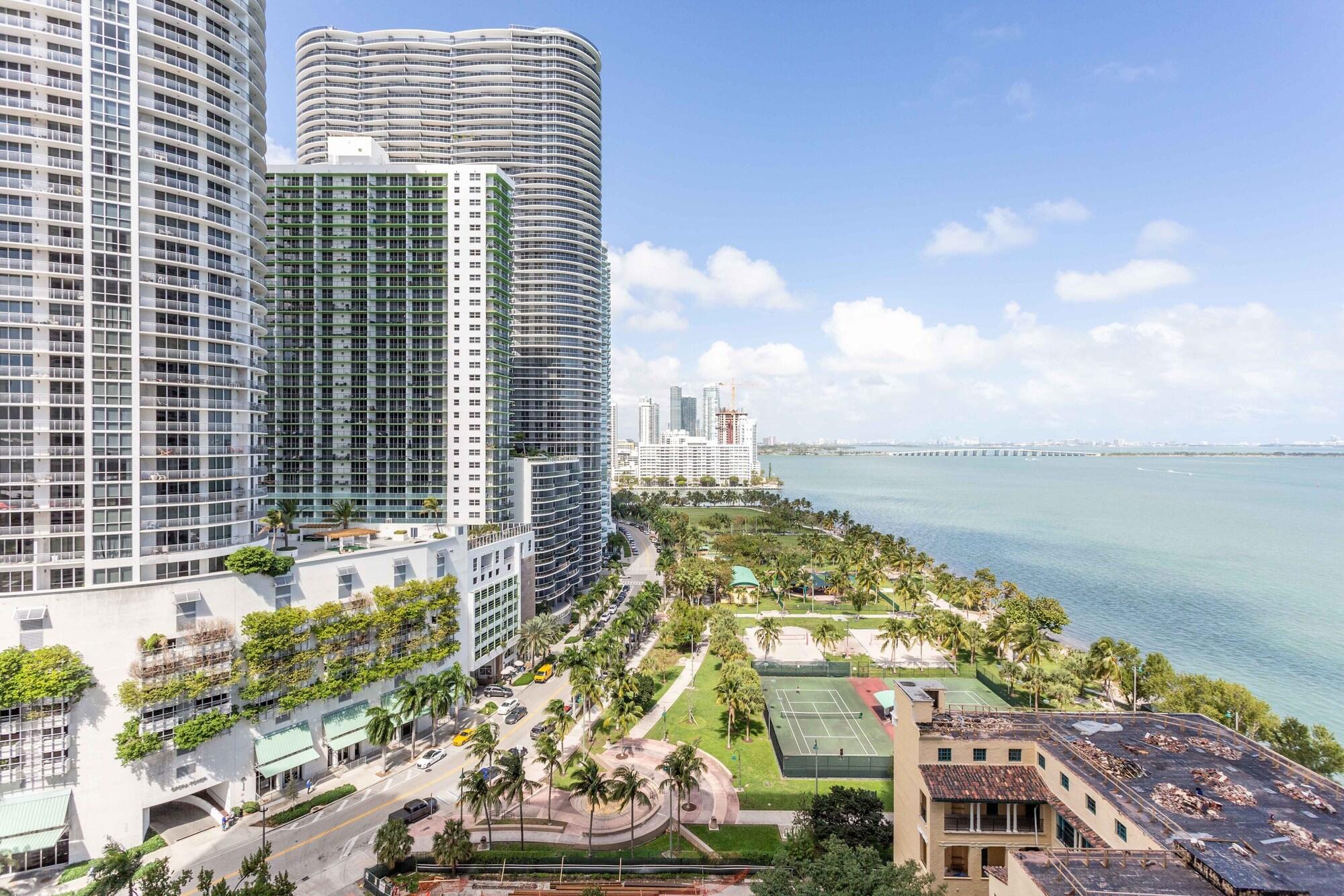 Guest room amenity 2 Bedroom Pearl in Downtown Miami