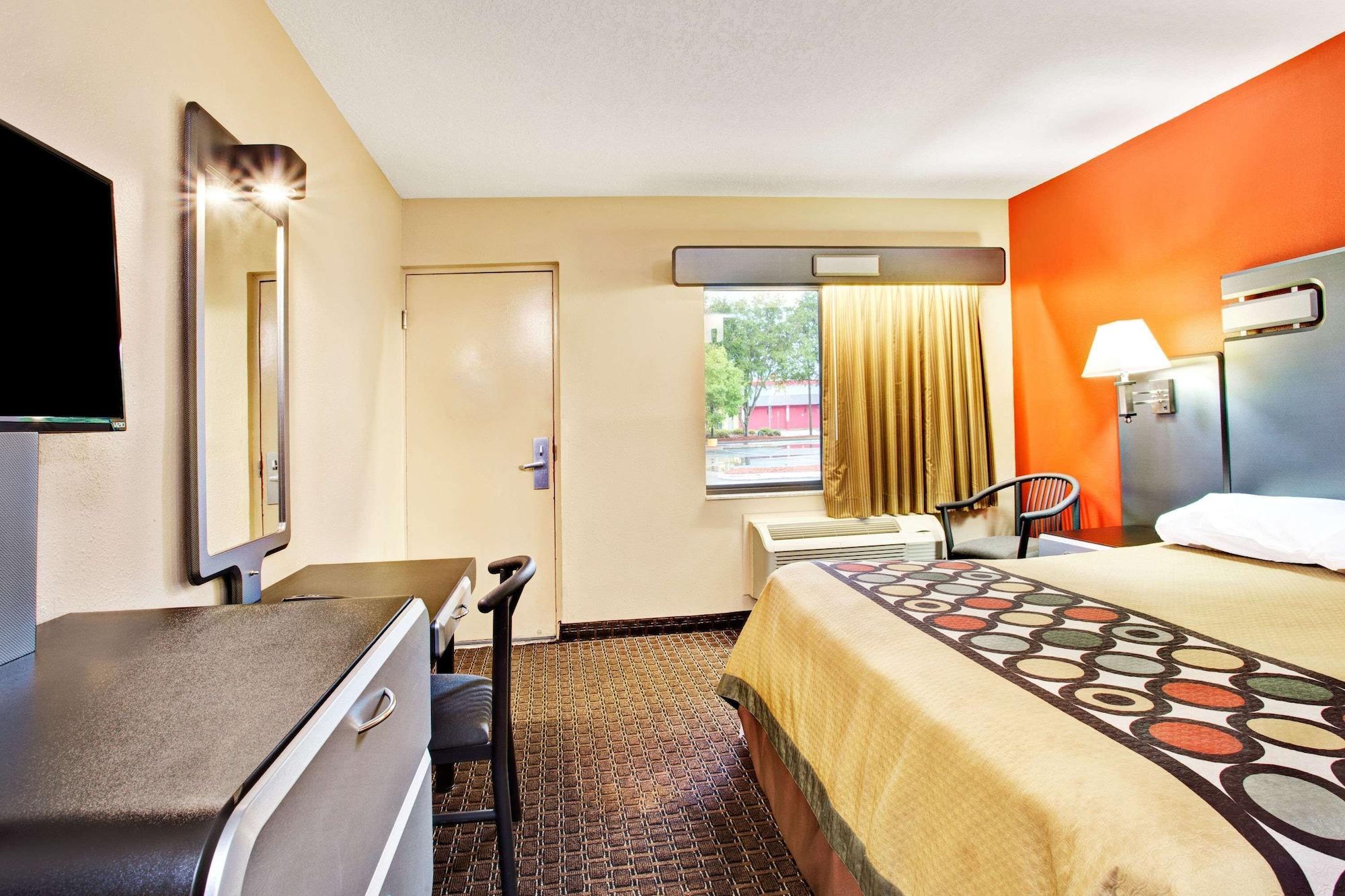 Habitación Super 8 by Wyndham Kissimmee/Maingate/Orlando Area