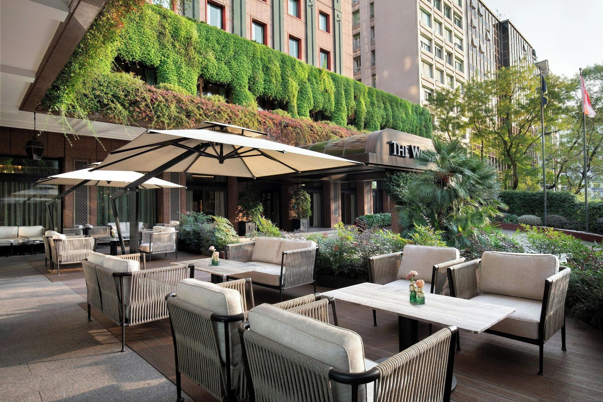 Vista Exterior The Westin Palace, Milan