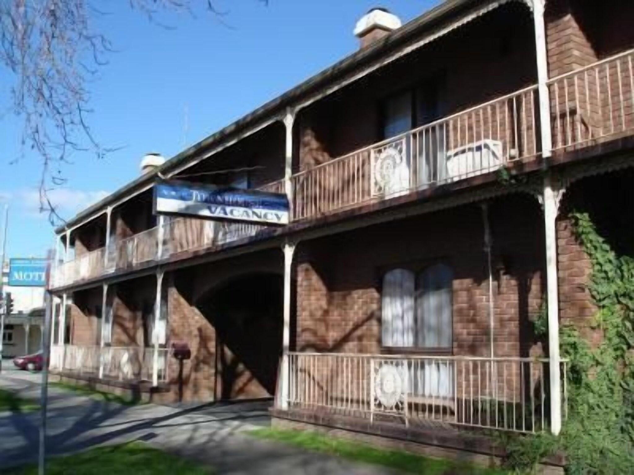 Vista Exterior Albury Townhouse Motel