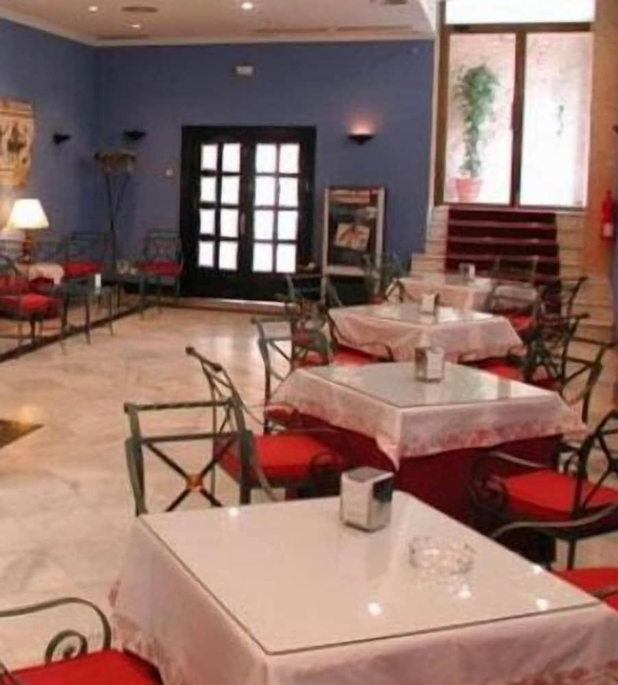 Bar/Salón Hotel Nova Roma
