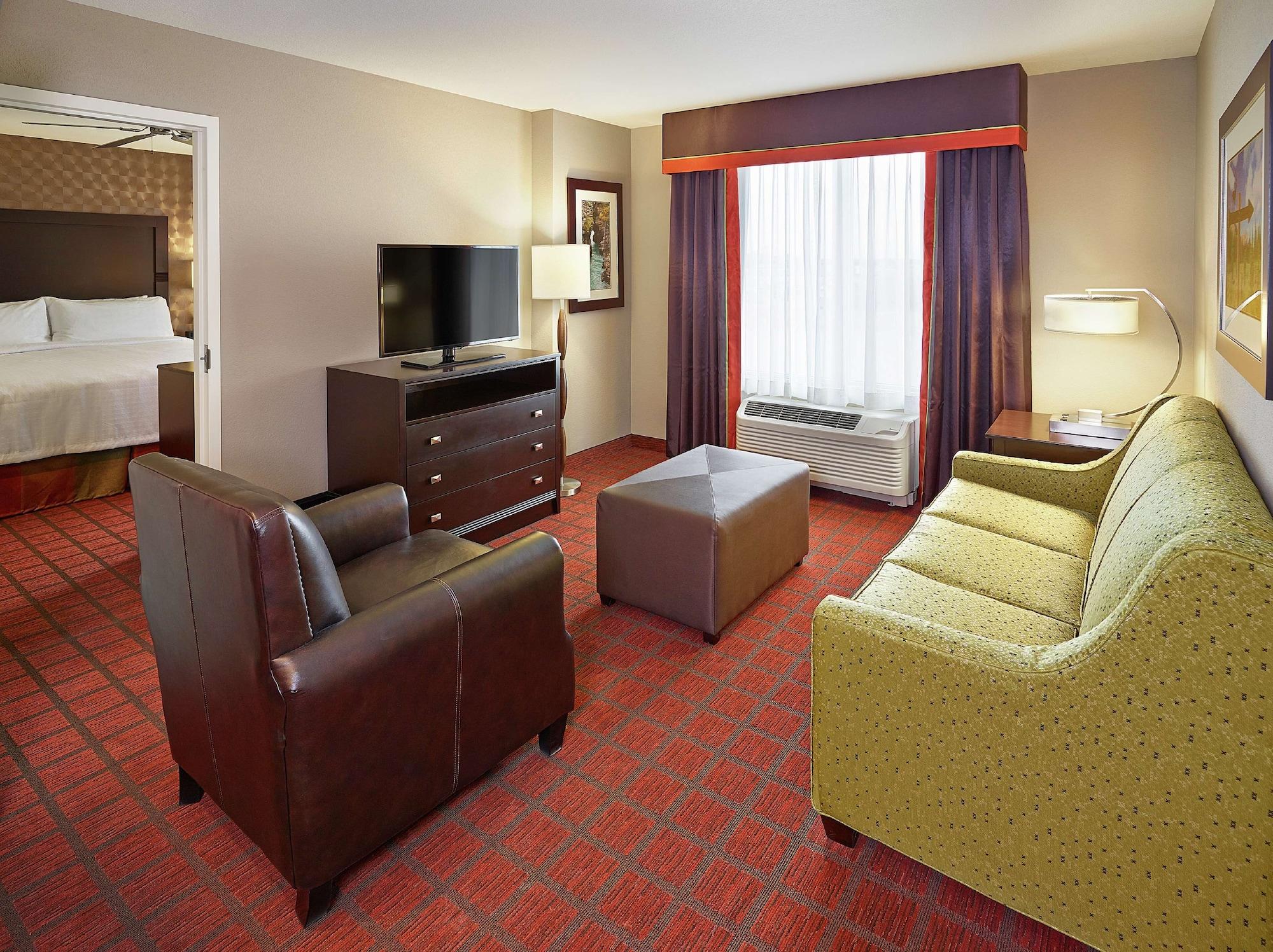 Habitación Homewood Suites by Hilton Calgary-Airport, Alberta, Canada