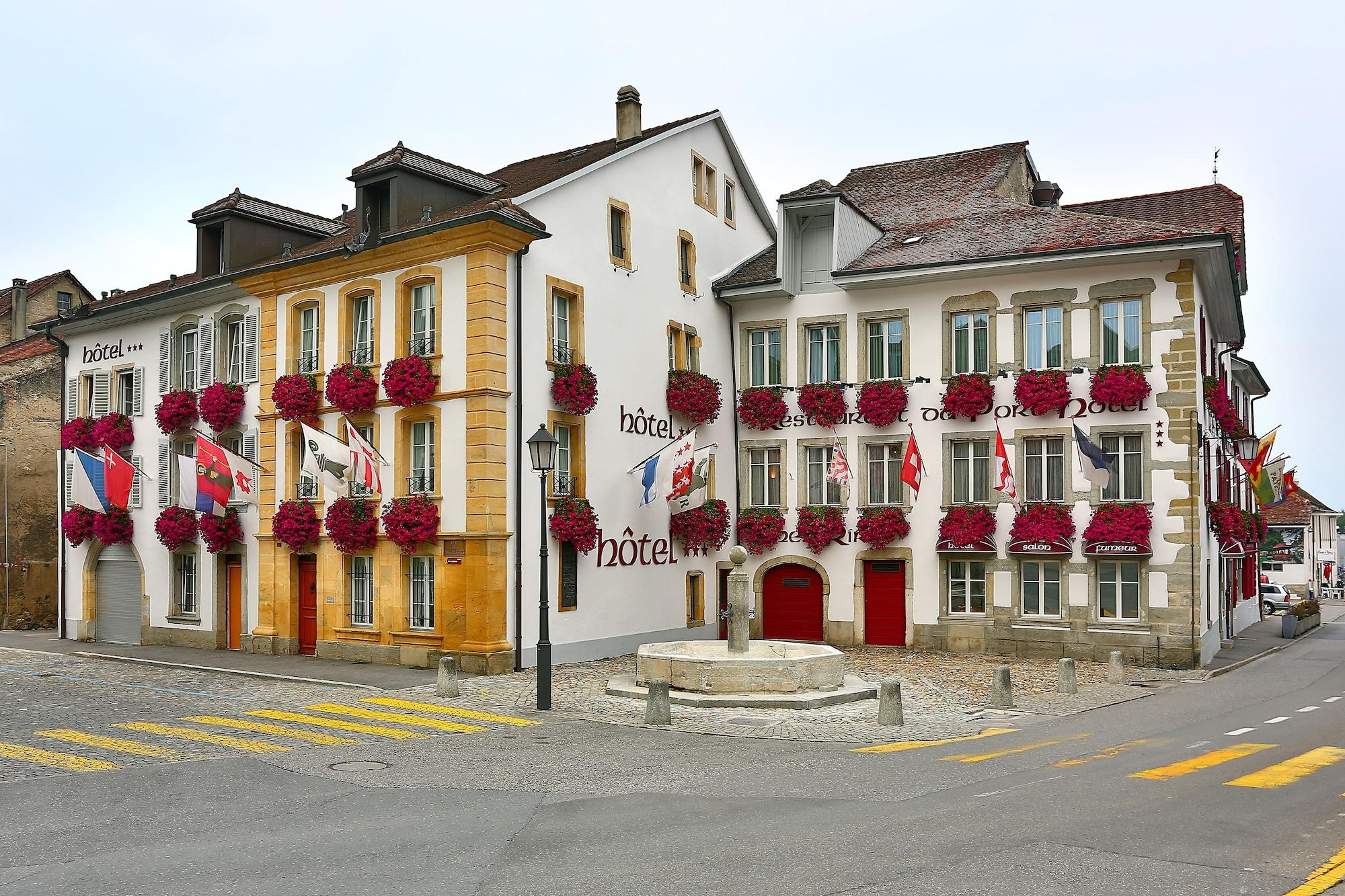 Varios Hôtel du Port