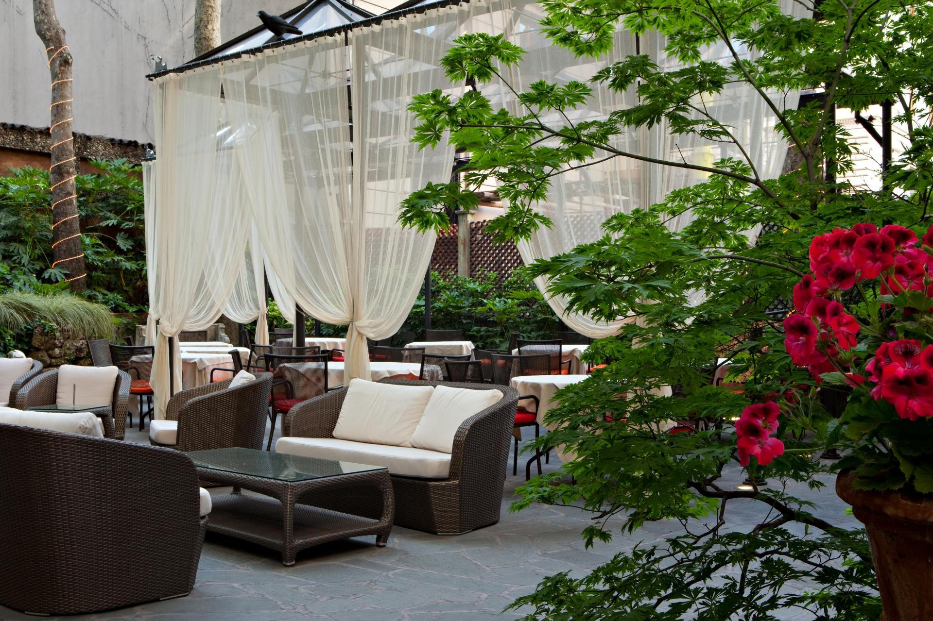 Vista Exterior Hotel Manin