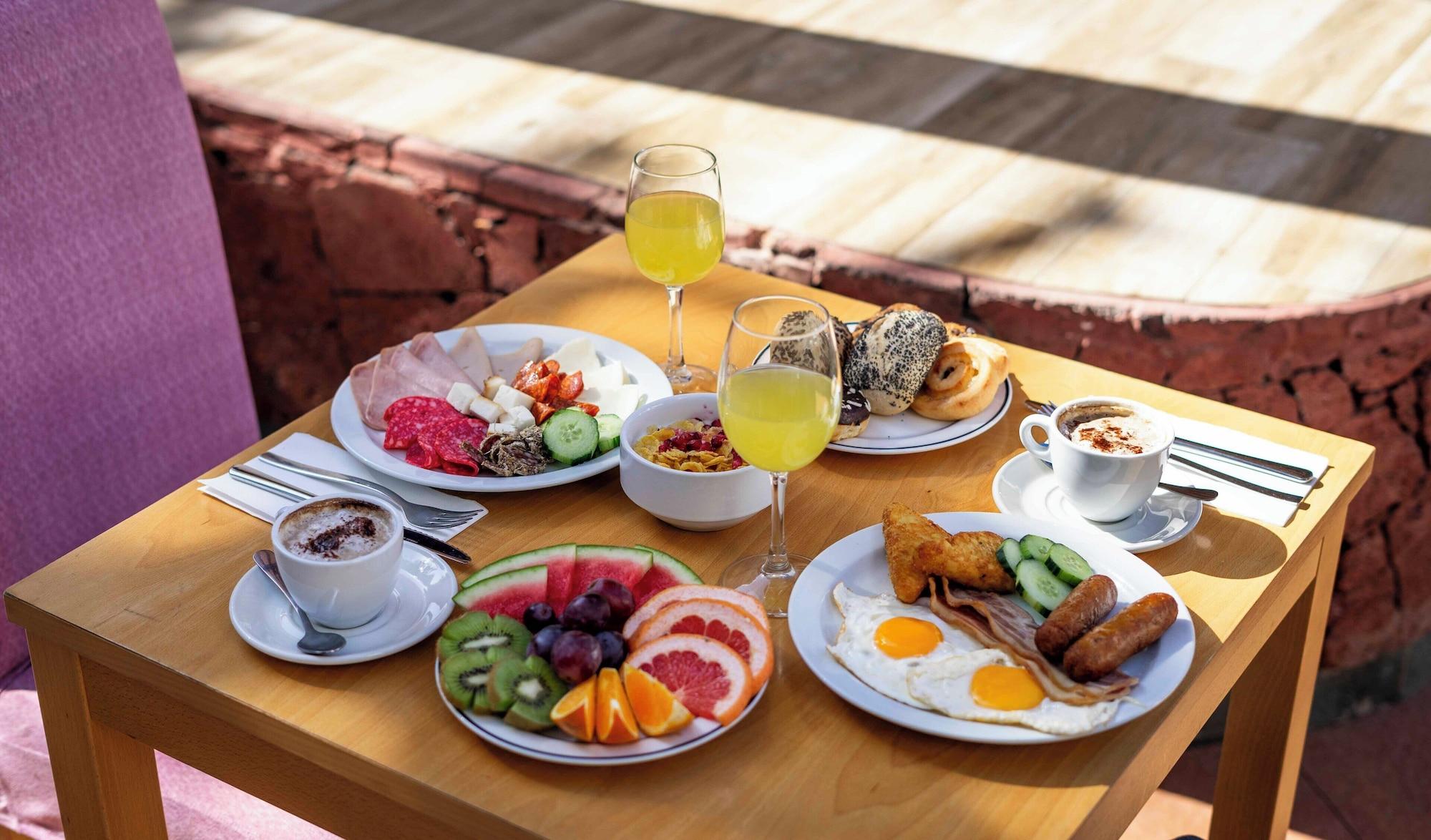 Restaurant Palm Beach - Excel Hotels & Resorts
