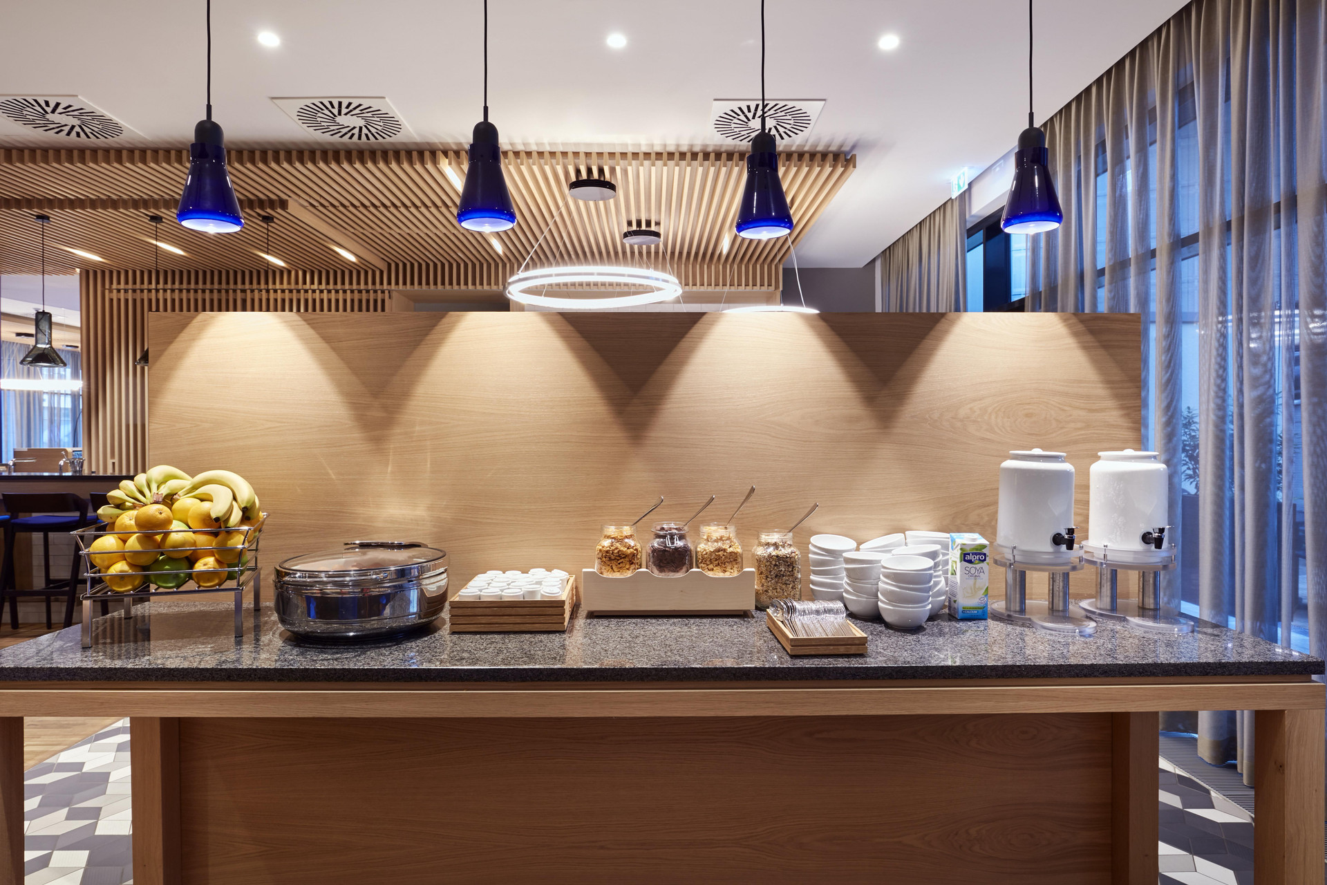 Restaurant Holiday Inn Express Berlin - Alexanderplatz by IHG