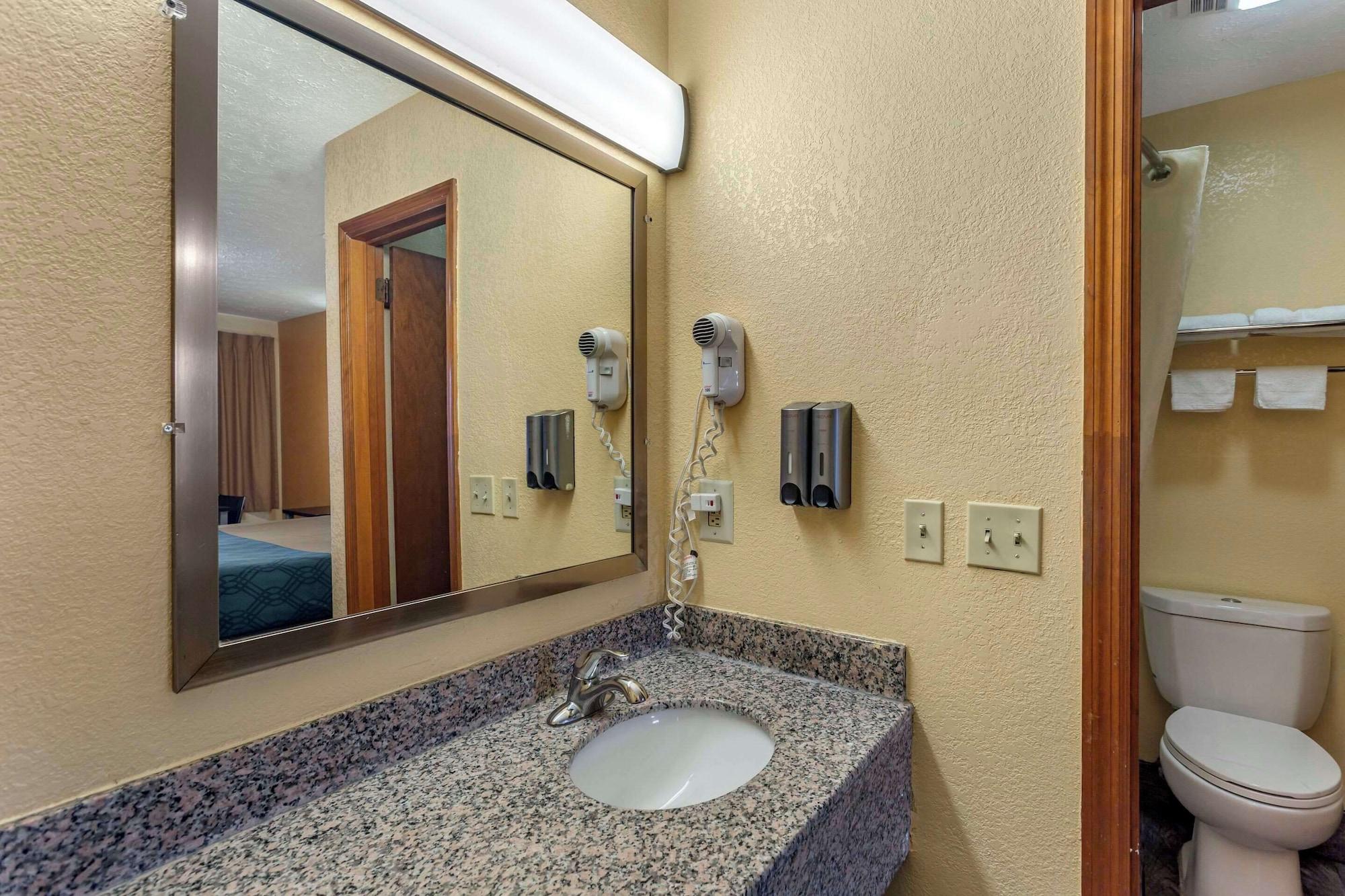 Habitación Econo Lodge North
