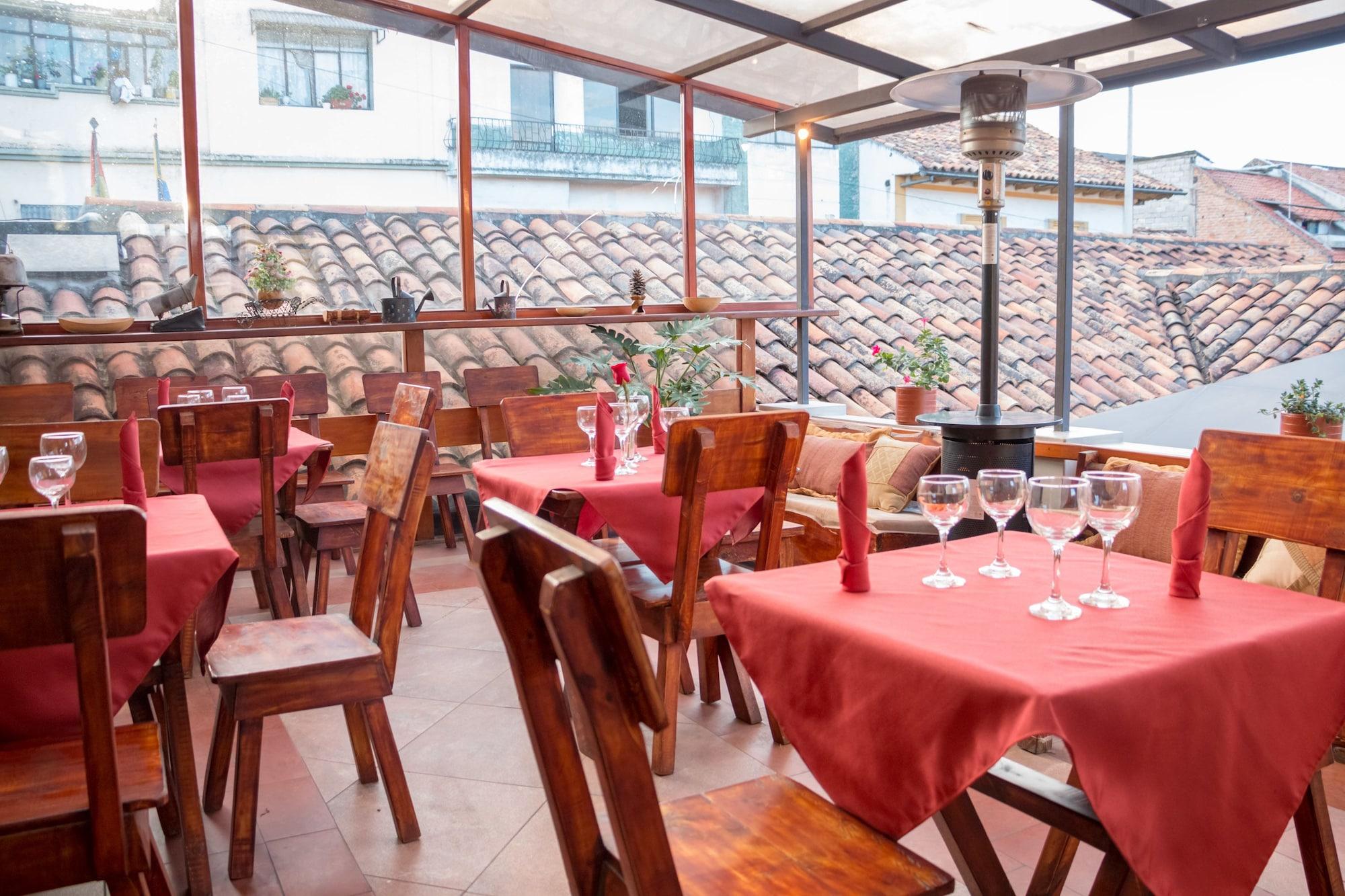 Salón de Baile Hotel Calle Angosta