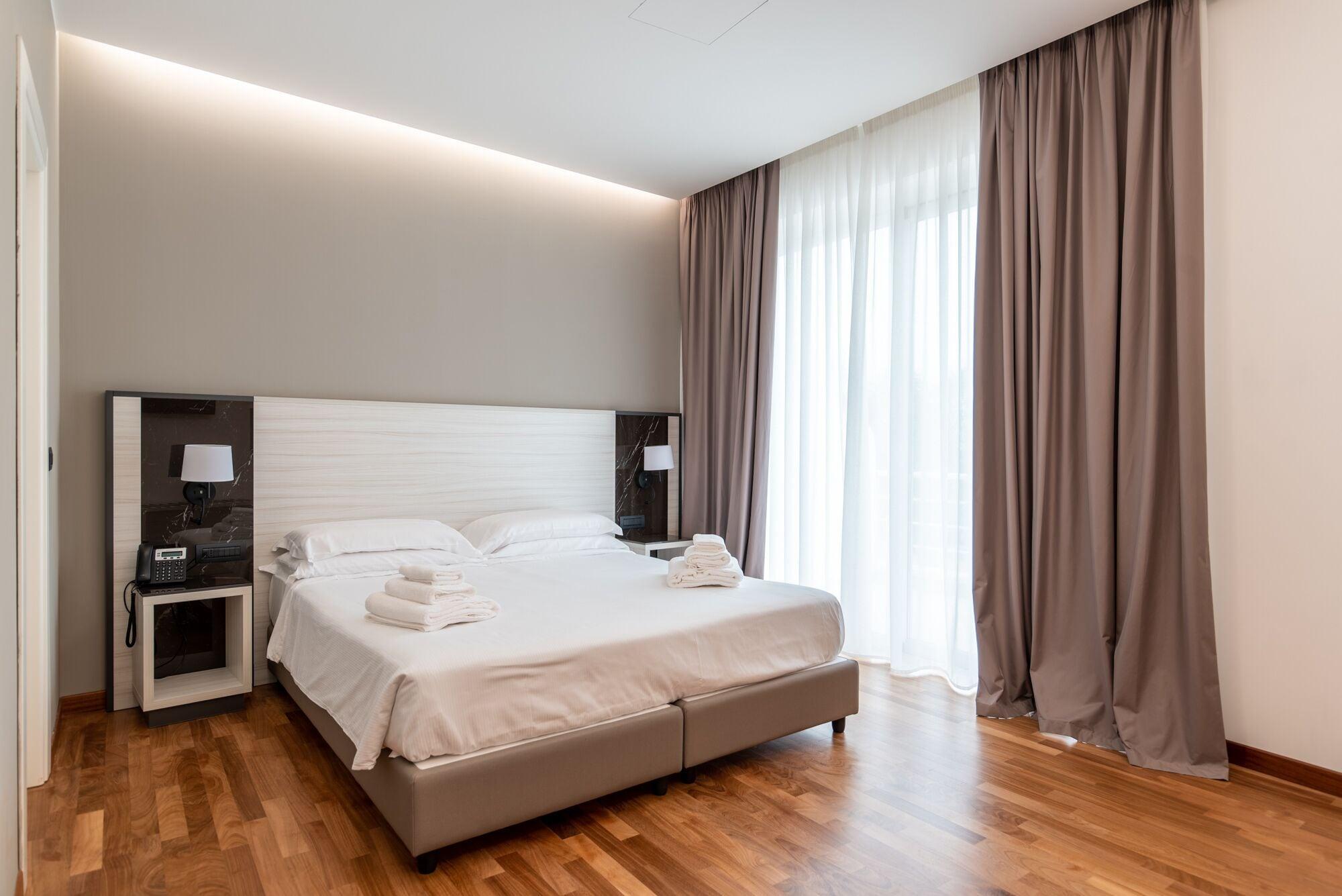 Varios Sestante Marina Motel