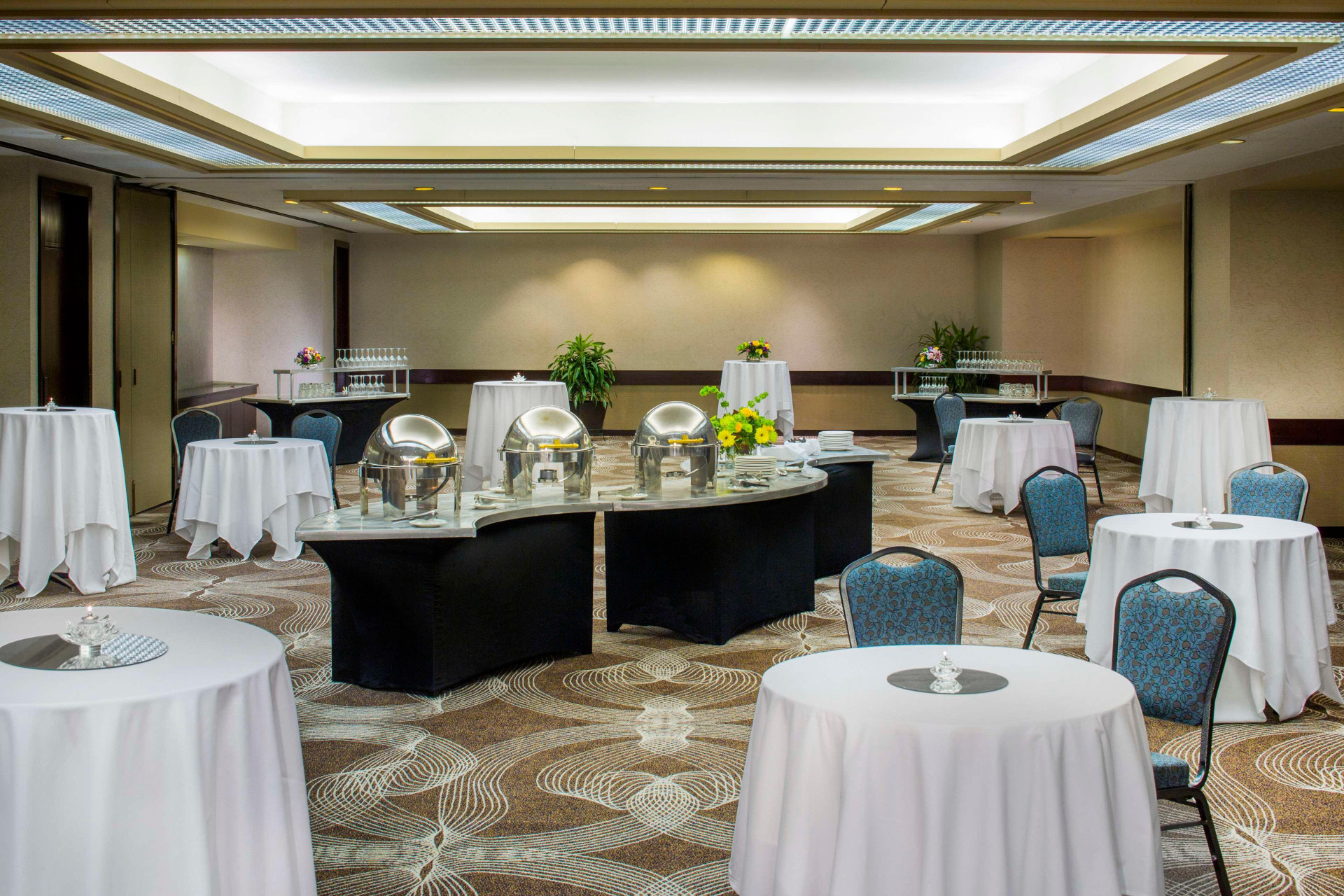 Vista Lobby Hyatt Regency Buffalo / Hotel and Conference Center