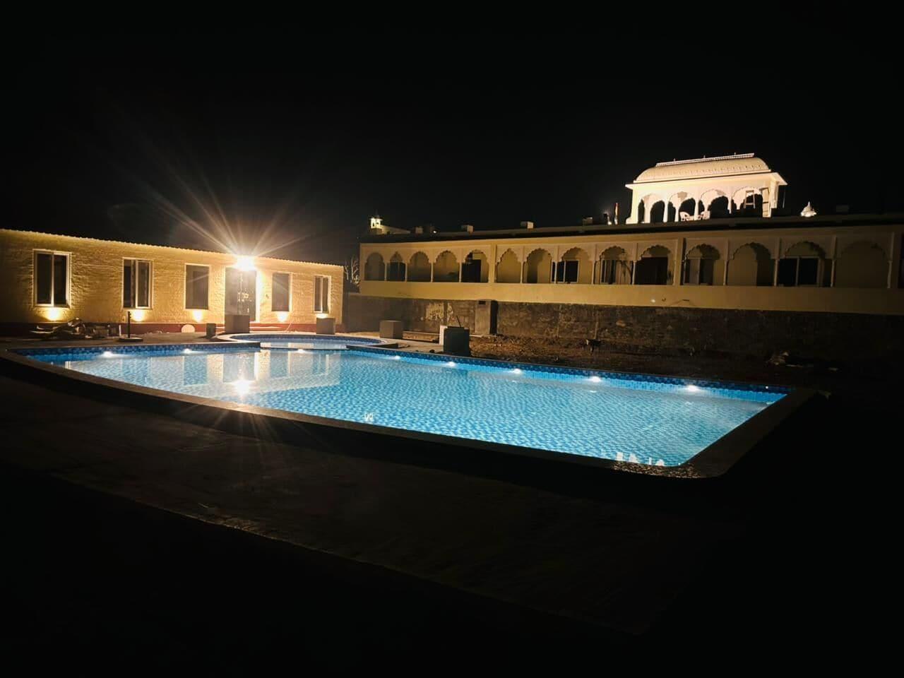 Vista Piscina Vardhan Resorts