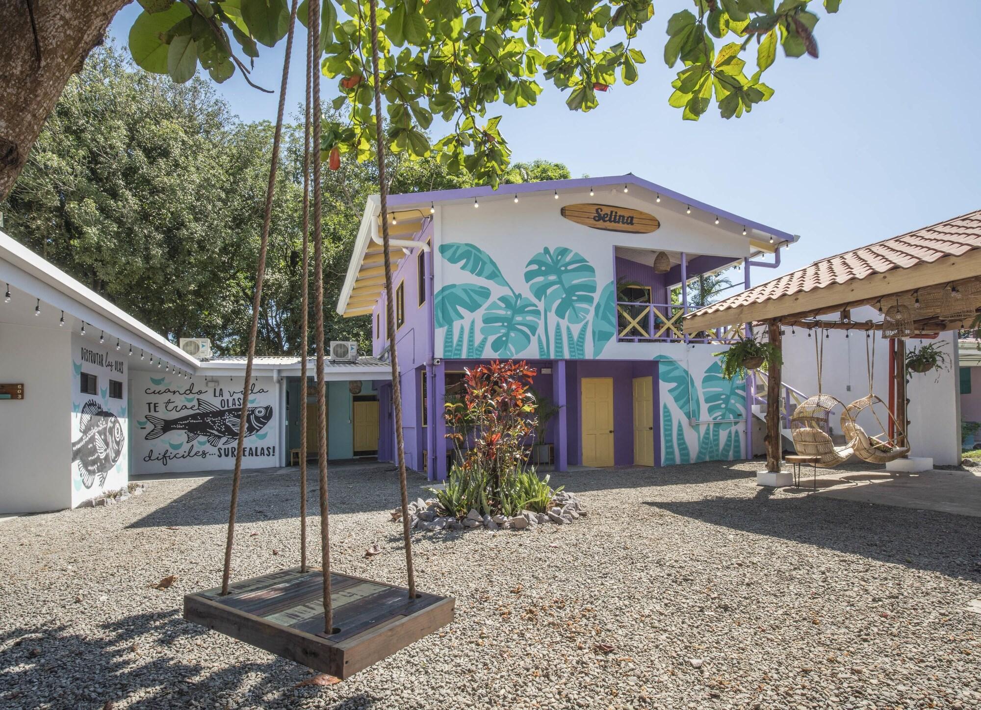 Comodidades del Alojamiento Jaco Surf Camps by Selina Surf Club - Hostel