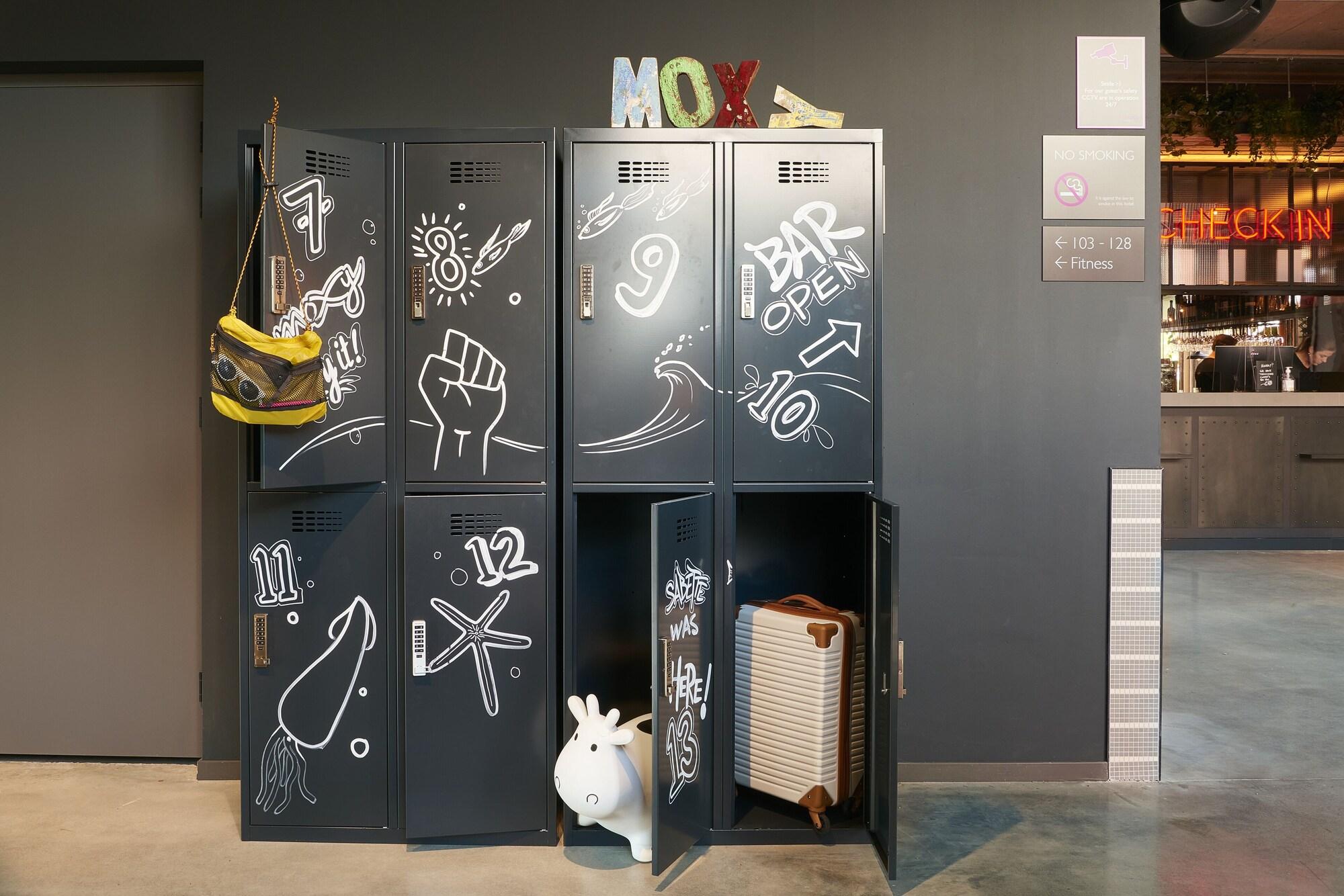 Vista Lobby Moxy Amsterdam Schiphol Airport