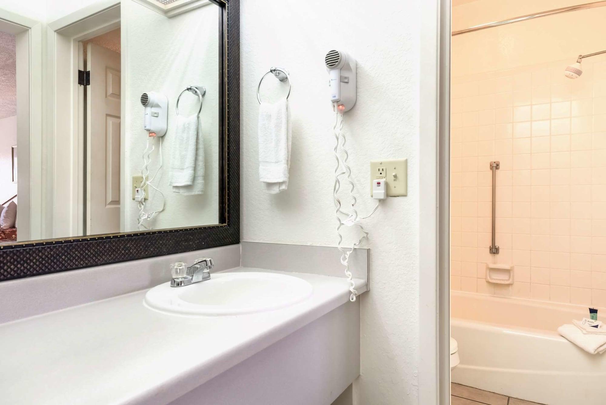 Habitación Americas Best Value Inn Paris