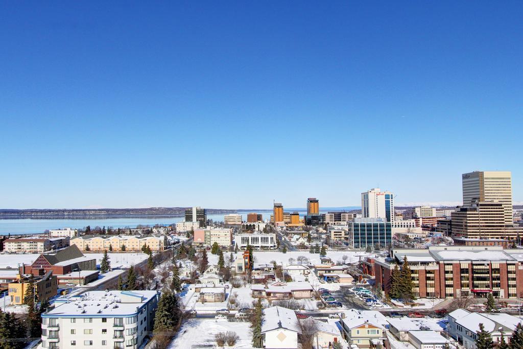 Vista Exterior Inlet Tower Hotel And Suites