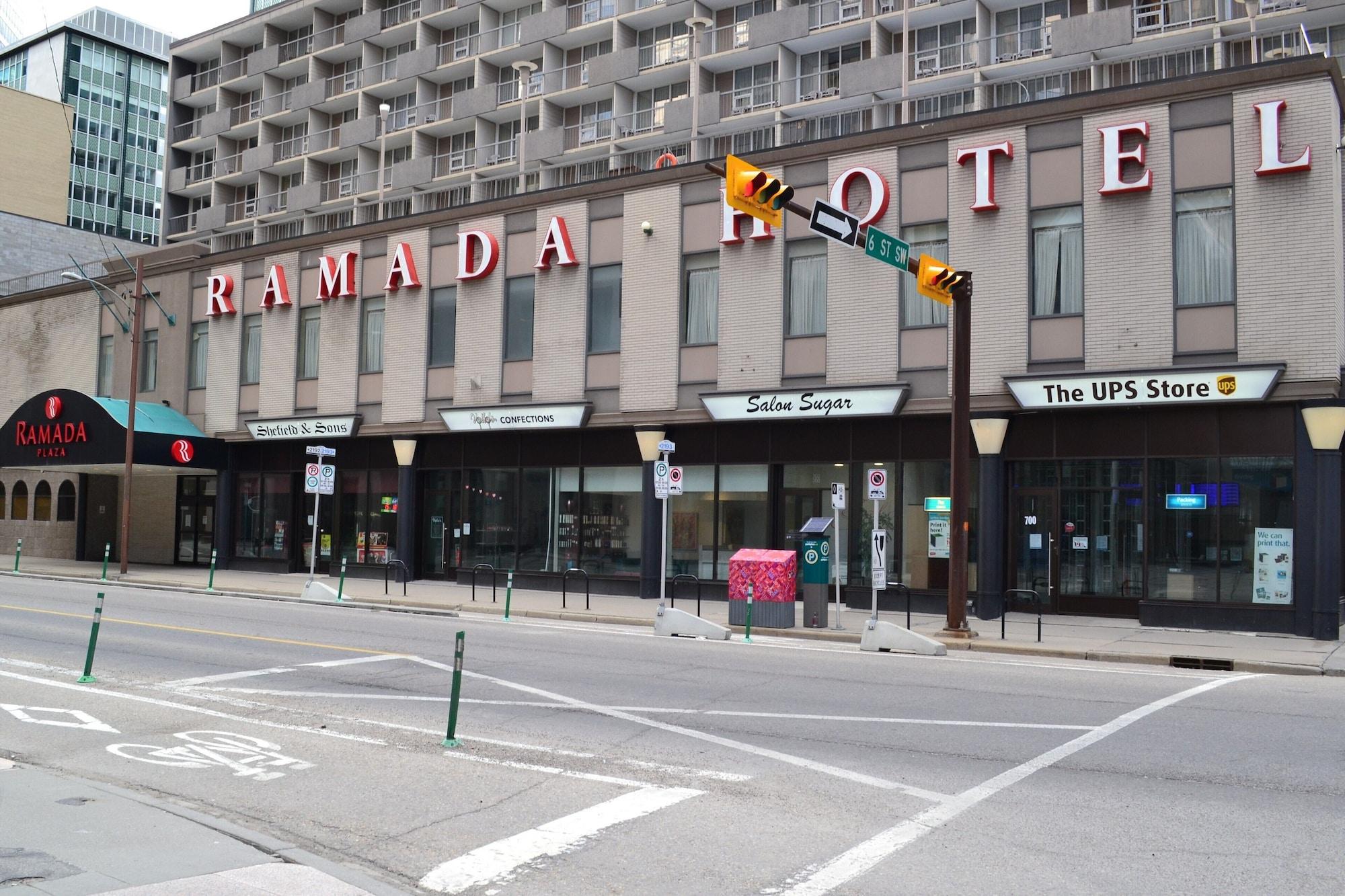 Vista Exterior Ramada Plaza by Wyndham Calgary Downtown