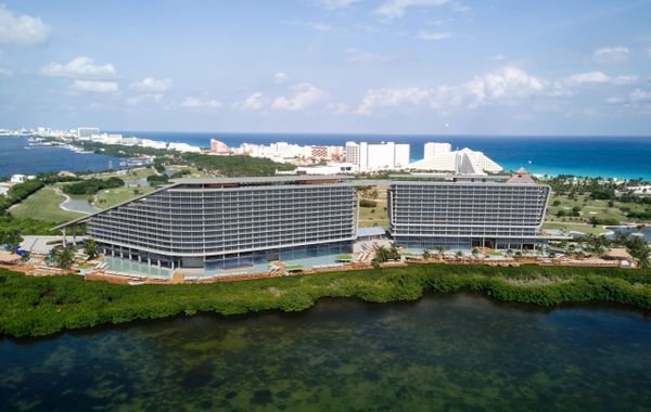 Mondrian Cancun All Inclusive - Hoteles cerca de Playa Delfines en Cancún