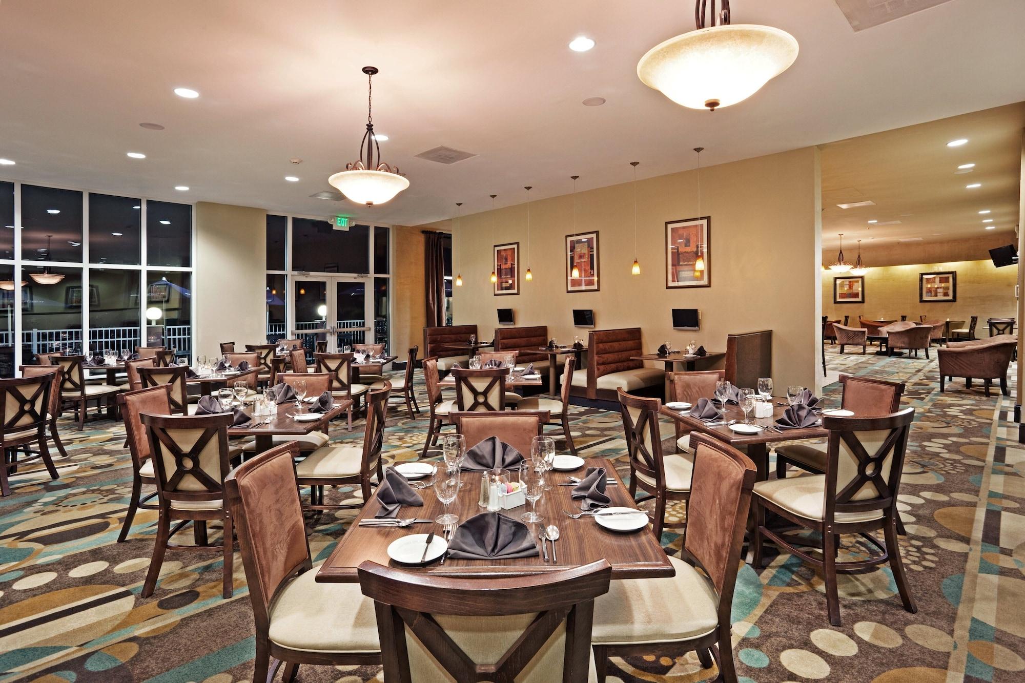 Restaurant Holiday Inn Hotel & Suites Beaufort at Highway 21 by IHG