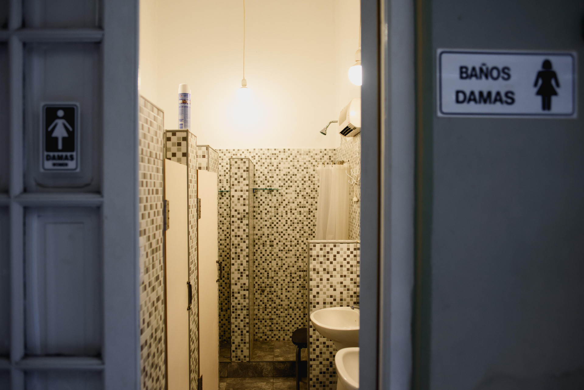 Baño La Plata Hostel