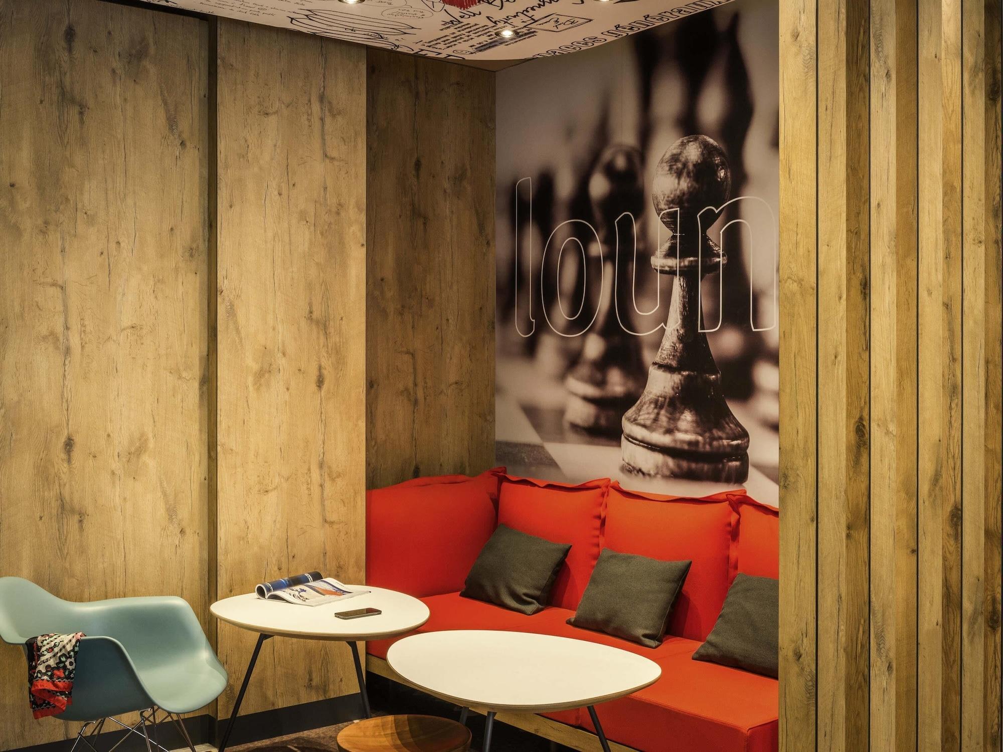 Bar/Salón ibis Paris Levallois Perret