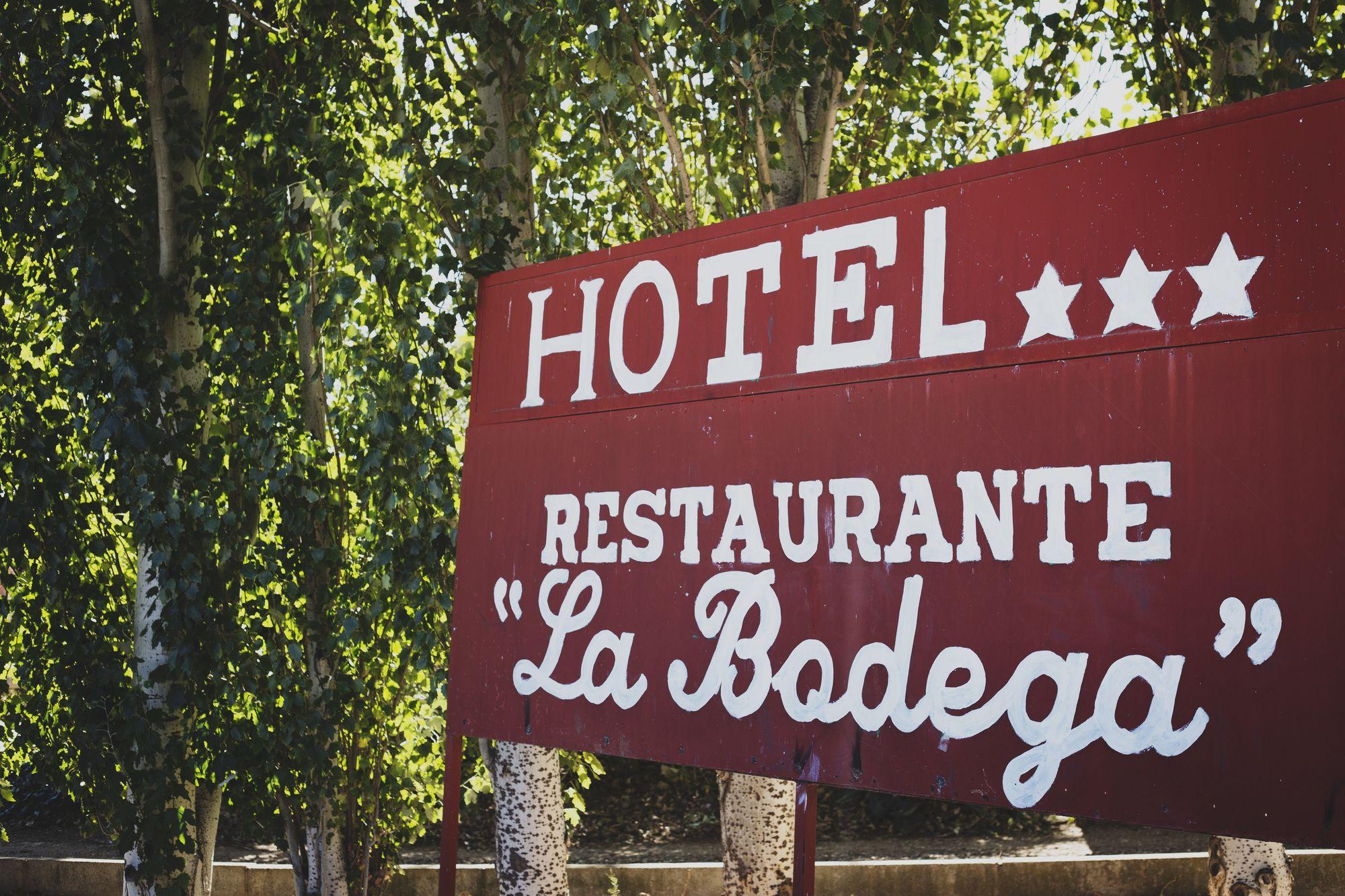 Vista Exterior Hotel Restaurante La Bodega