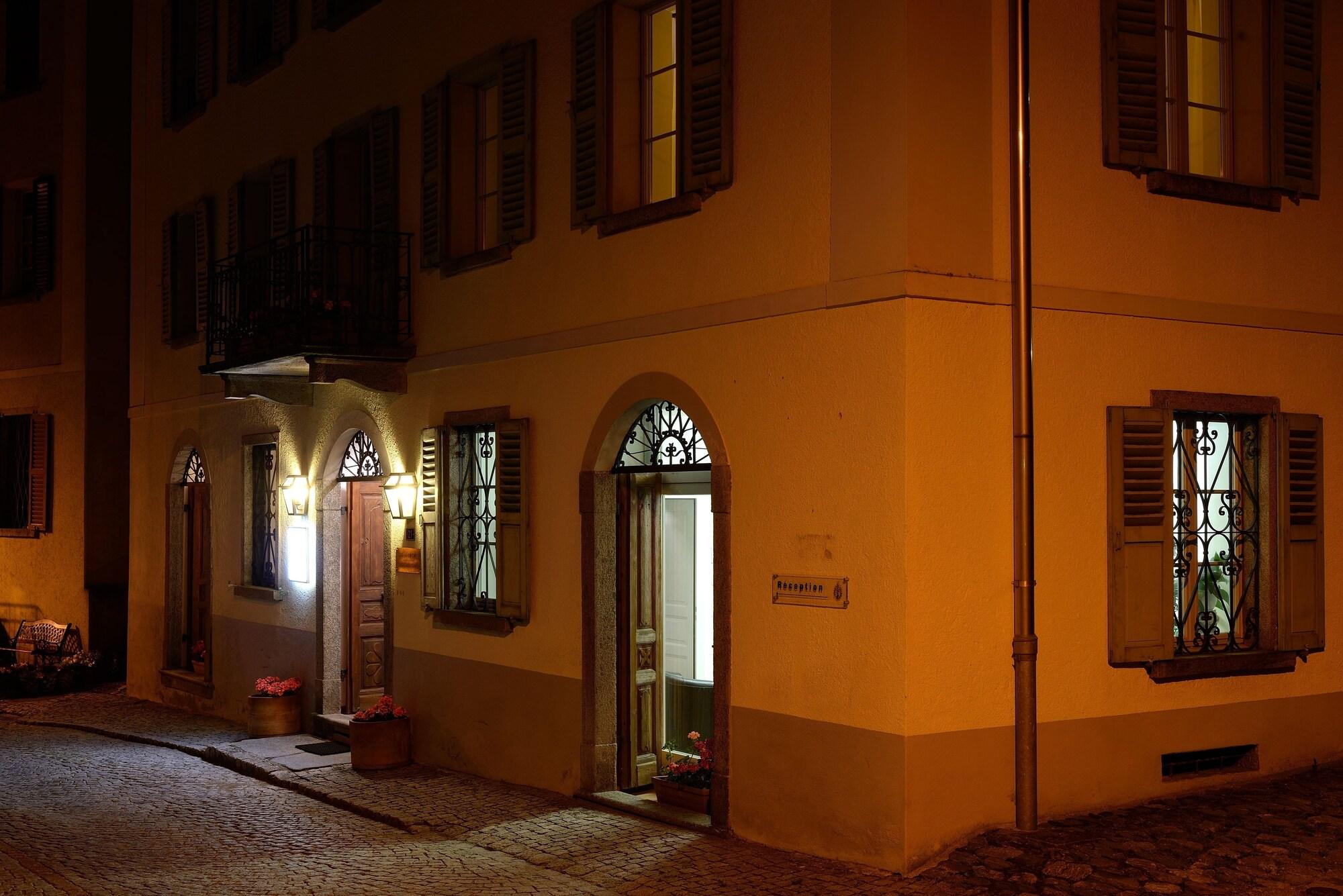 Vista Exterior Hotel Soazza