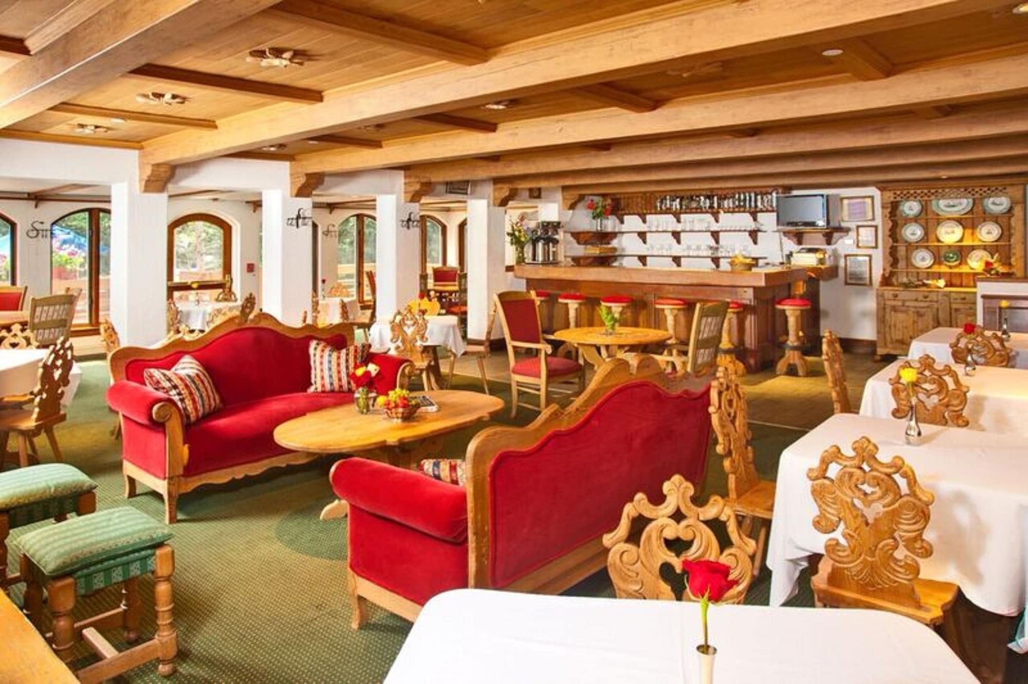 Restaurant Christiania Condos - CoralTree Residence Collection