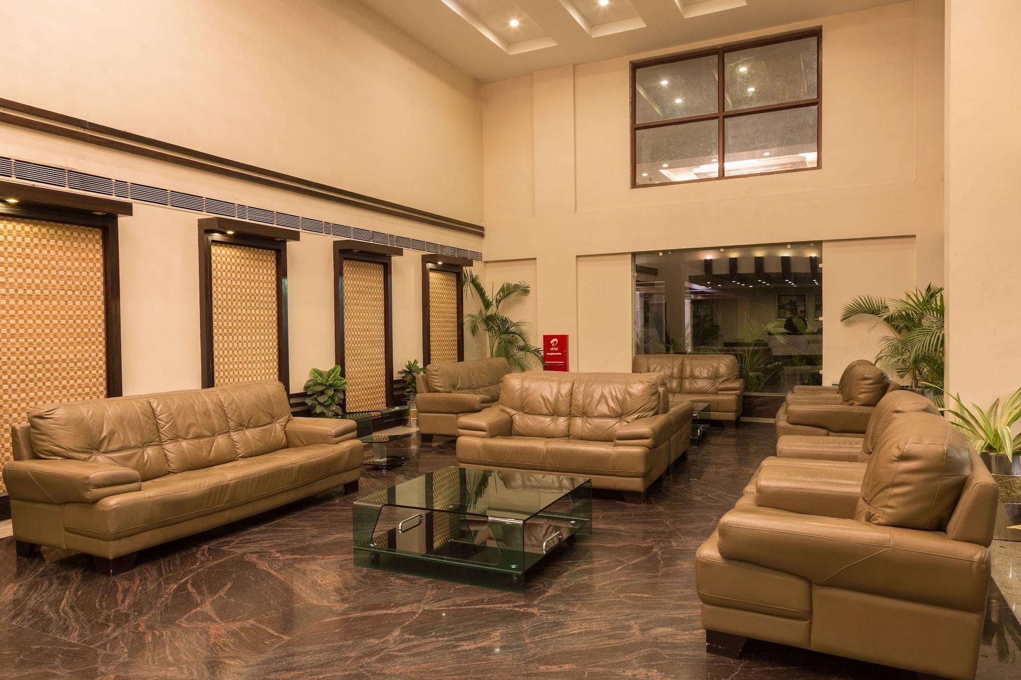 Vista Lobby Hotel Softel Plaza