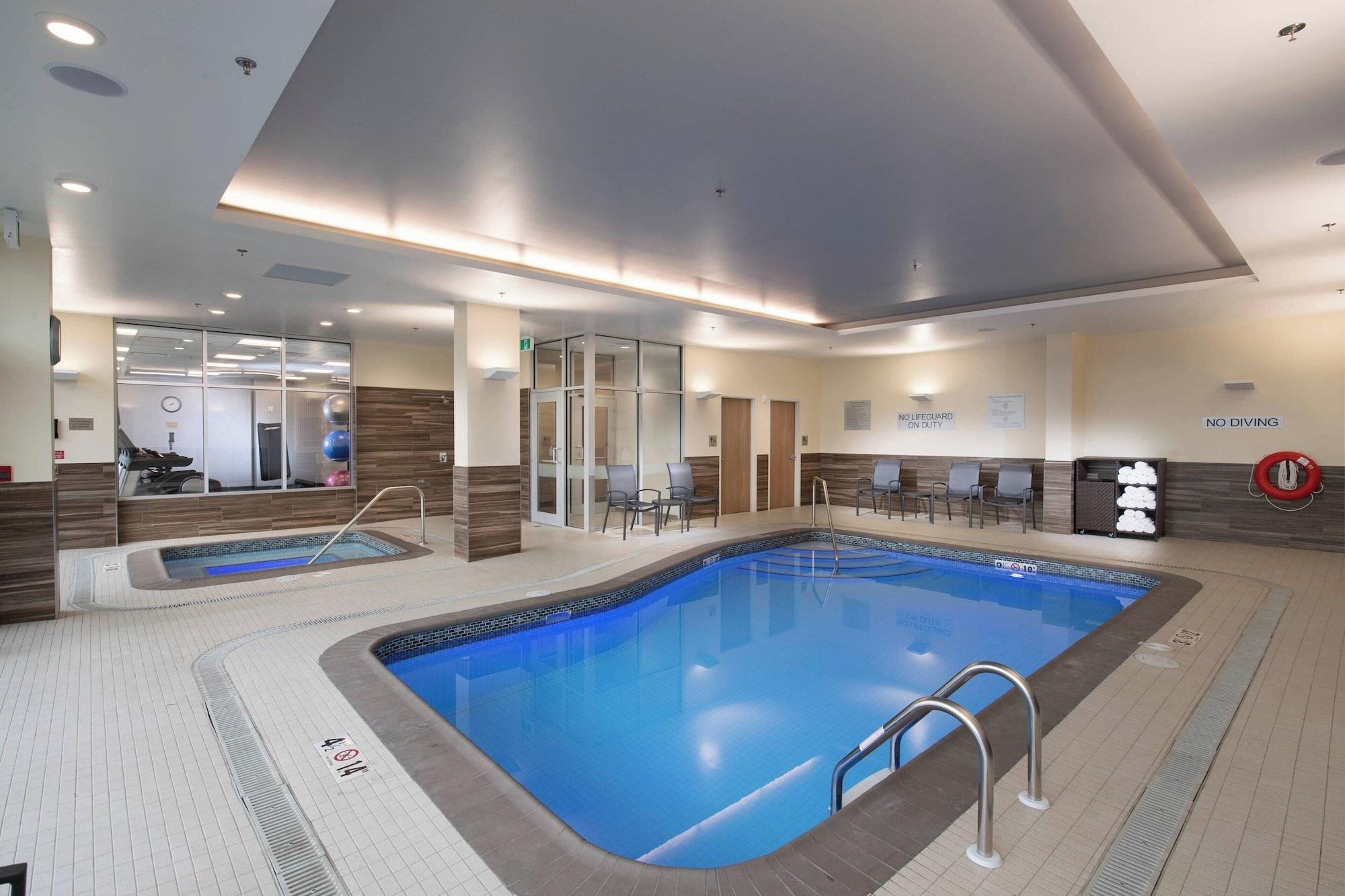 Vista Piscina Fairfield by Marriott Edmonton International Airport