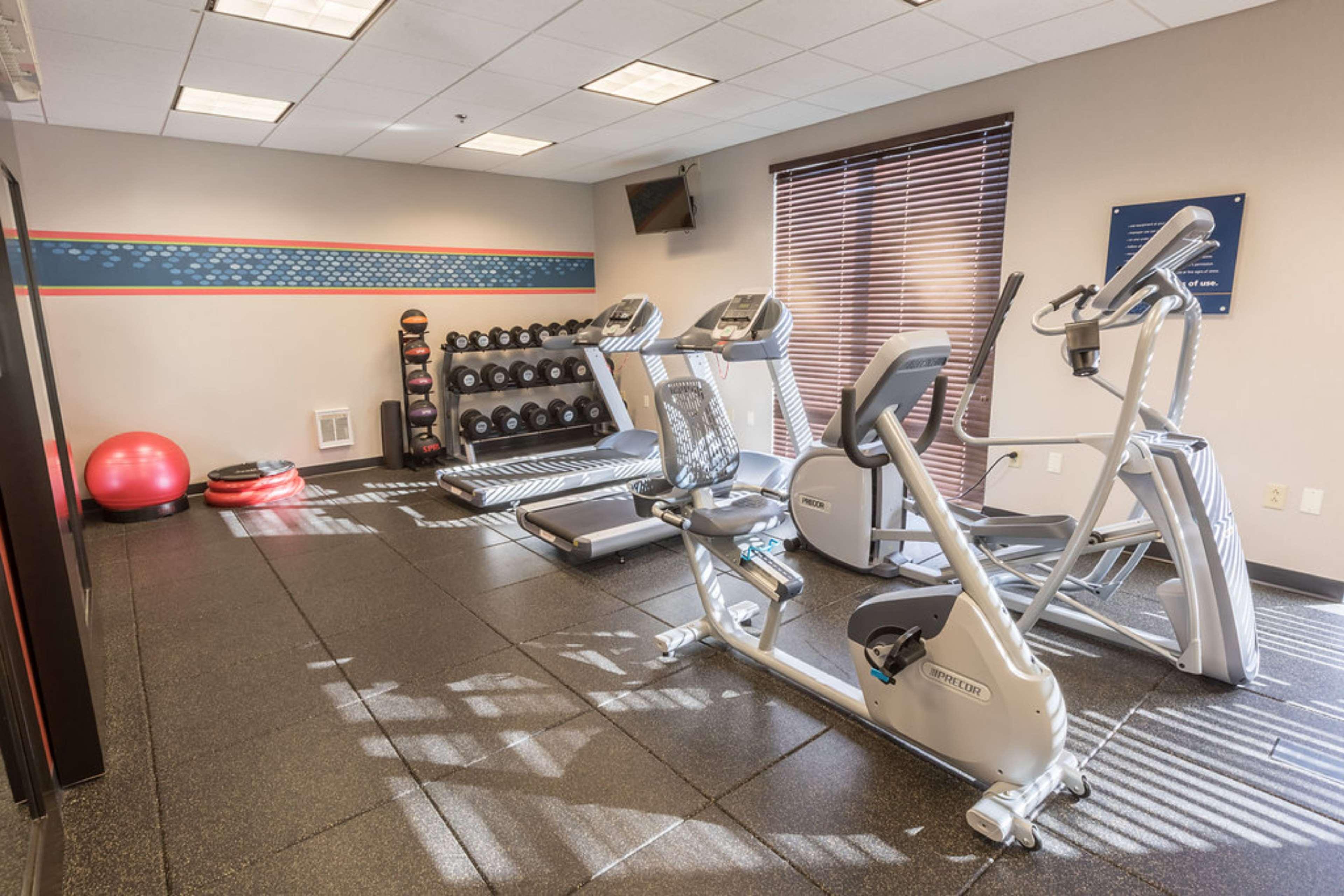 Gimnasio Hampton Inn & Suites Tilton