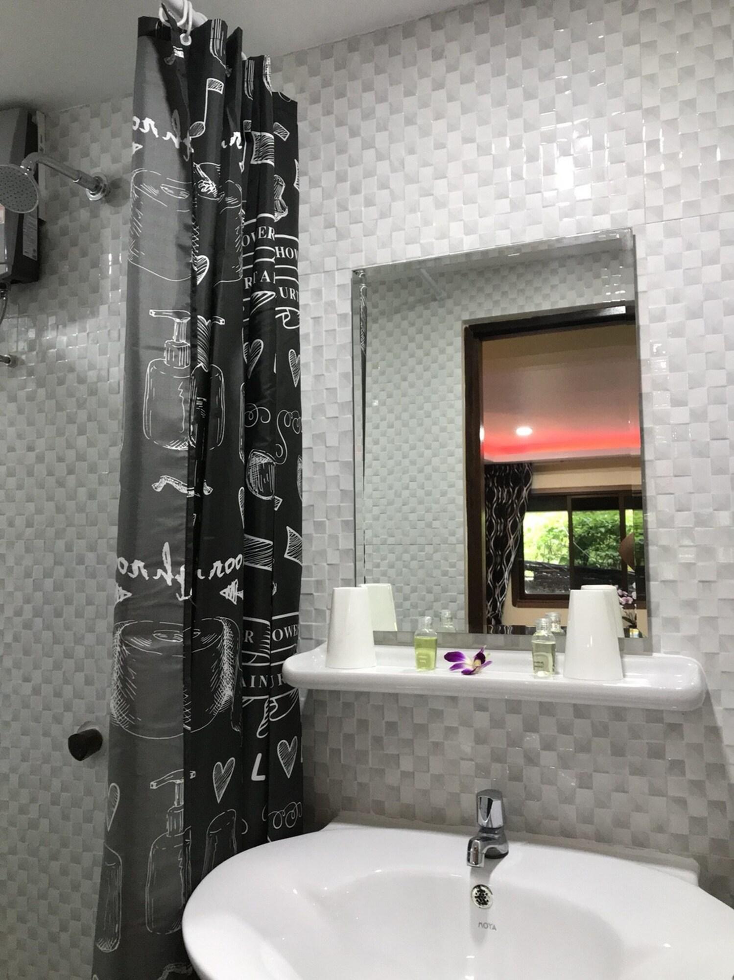 Equipamiento de Habitación Fong Kaew and Baan Nang Fa Guesthouse