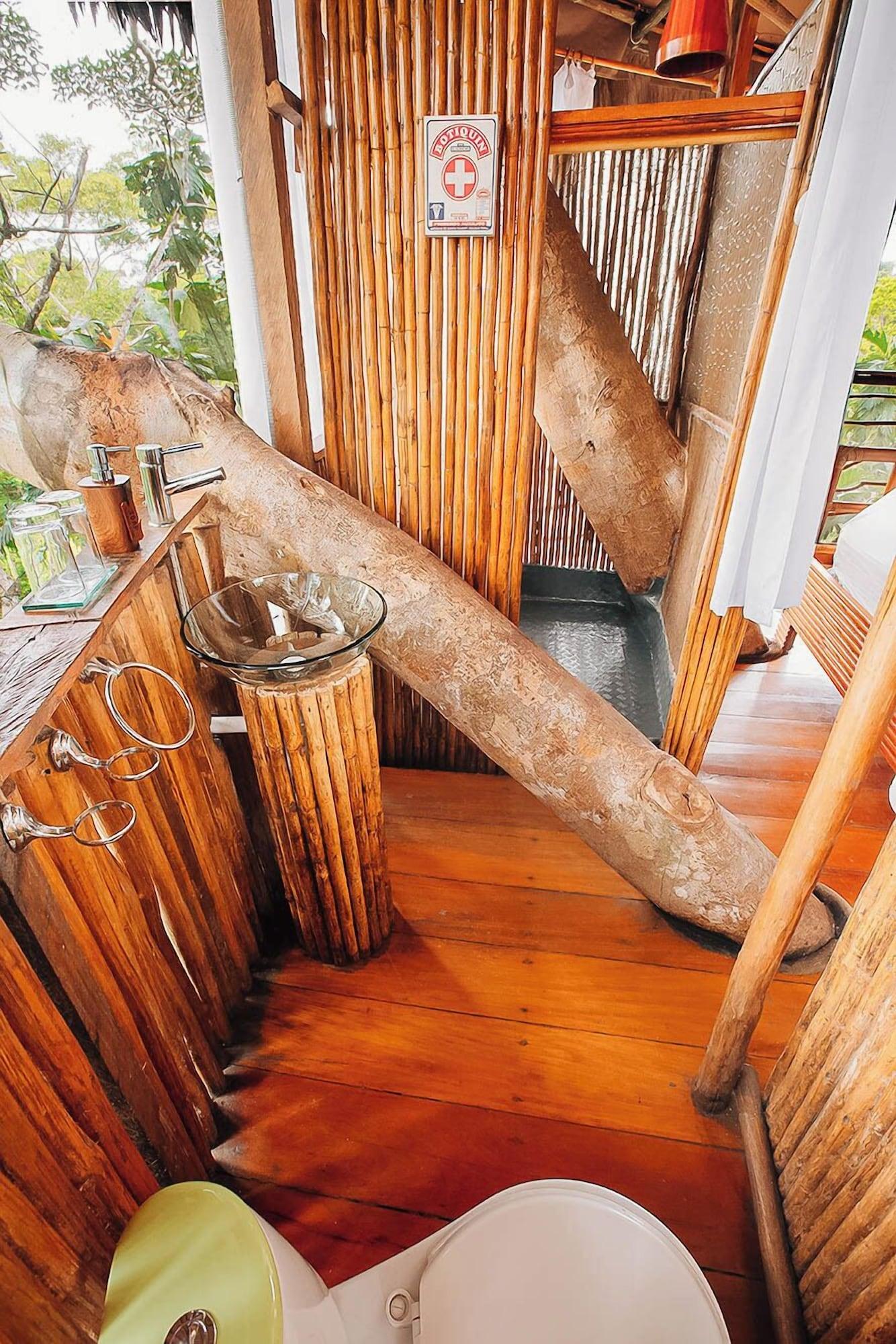 Equipamiento de Habitación Treehouse Lodge