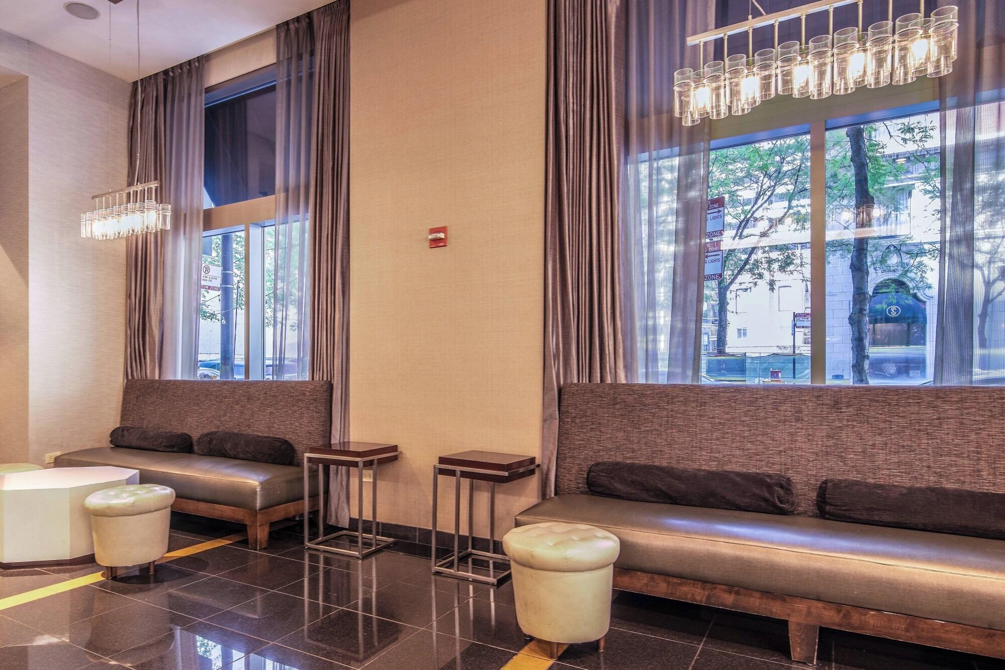 Vista Lobby Courtyard by Marriott Chicago Magnificent Mile