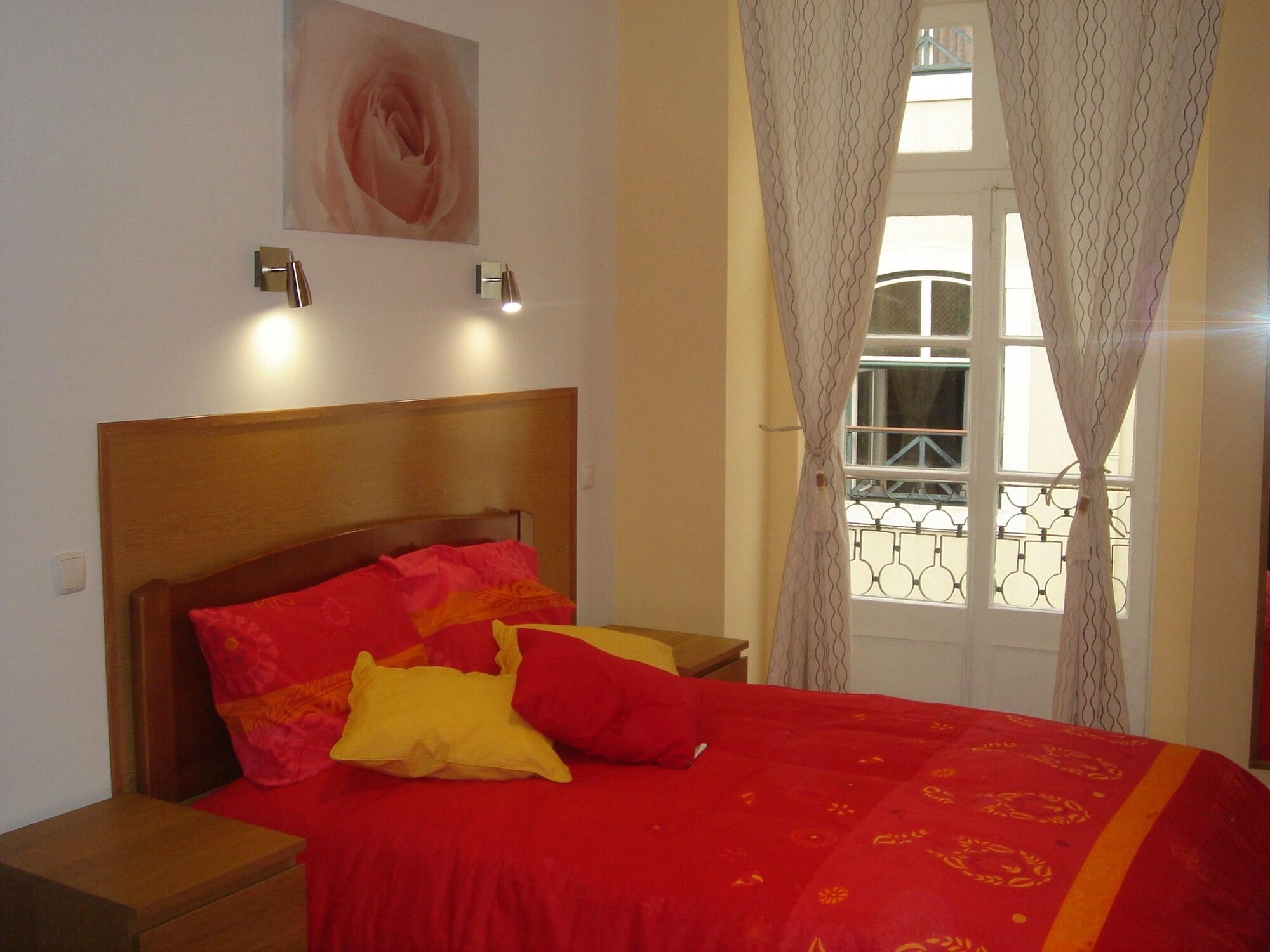 Varios DownTown Guest House