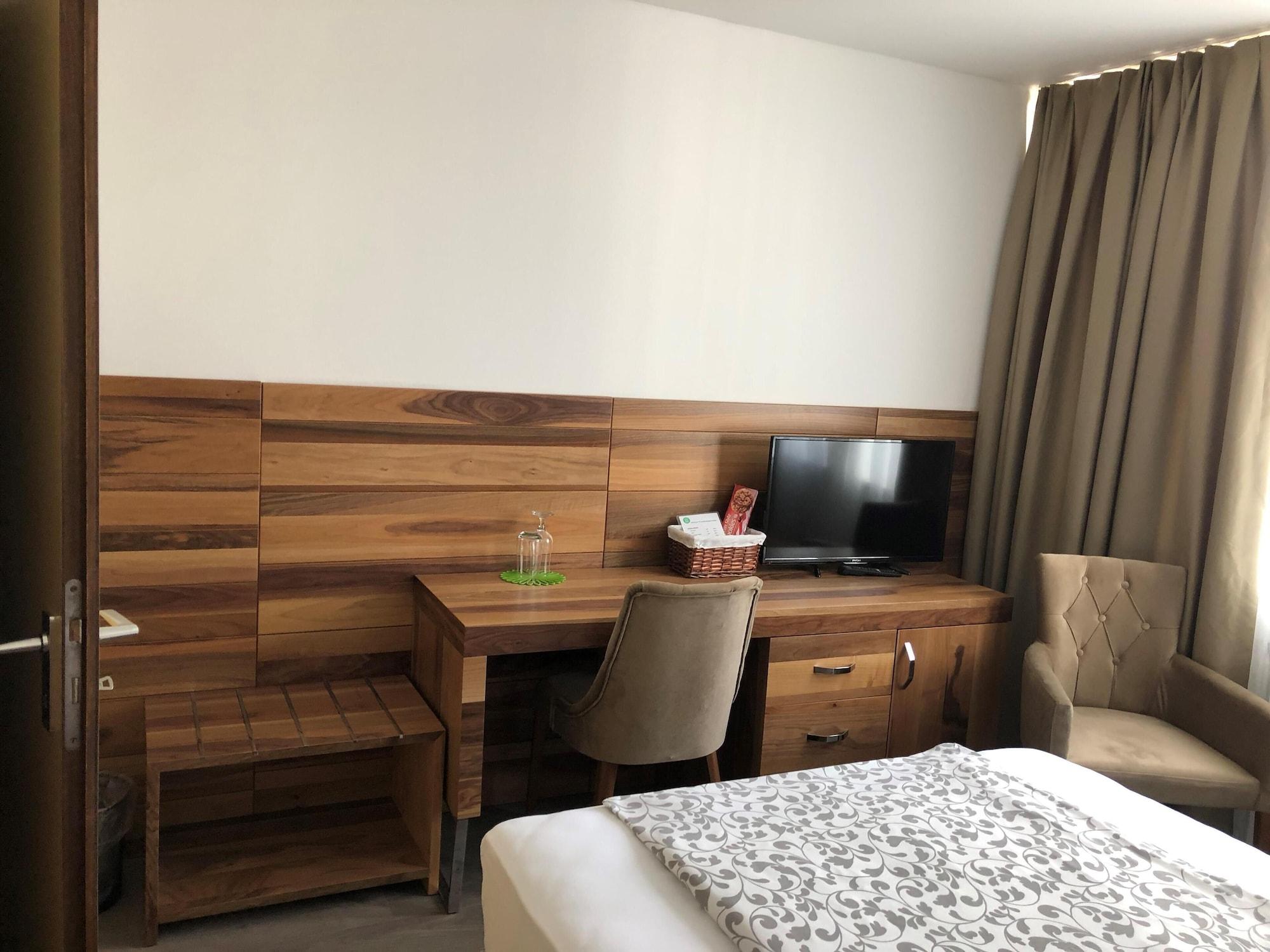Varios Hotel Bayrischer Hof