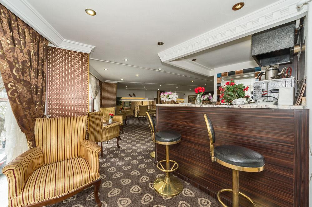 Bar/Salón Kuran Hotel International