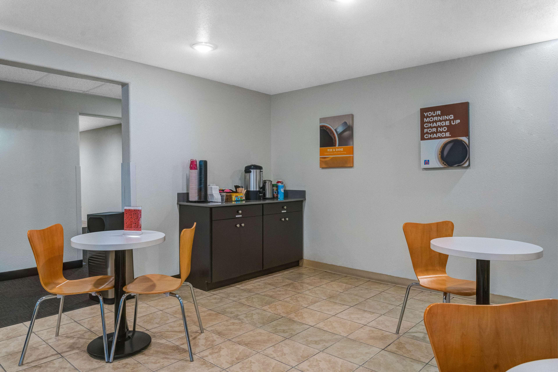 Restaurant Motel 6 Idaho Falls, ID - Snake River