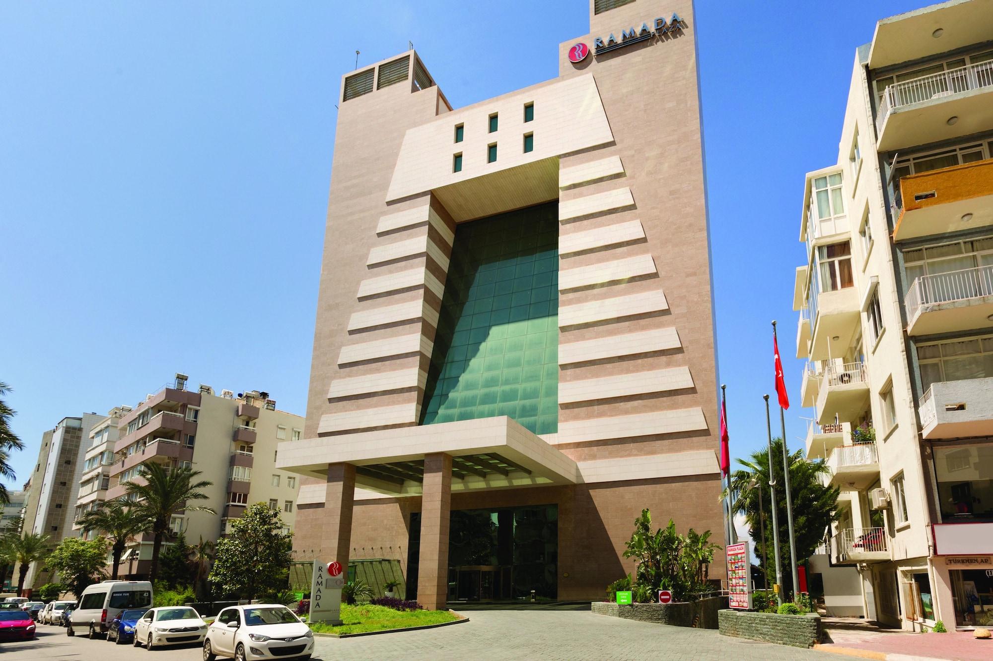 Vista Exterior Ramada Plaza by Wyndham Antalya