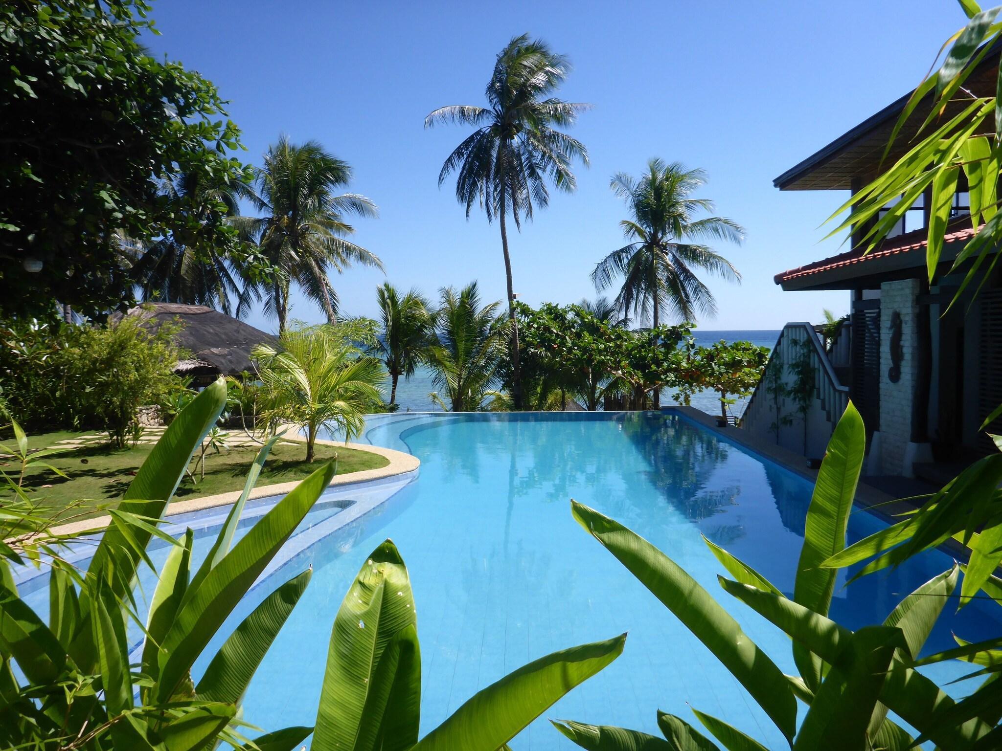 Vista Piscina Island View Beachfront Resort