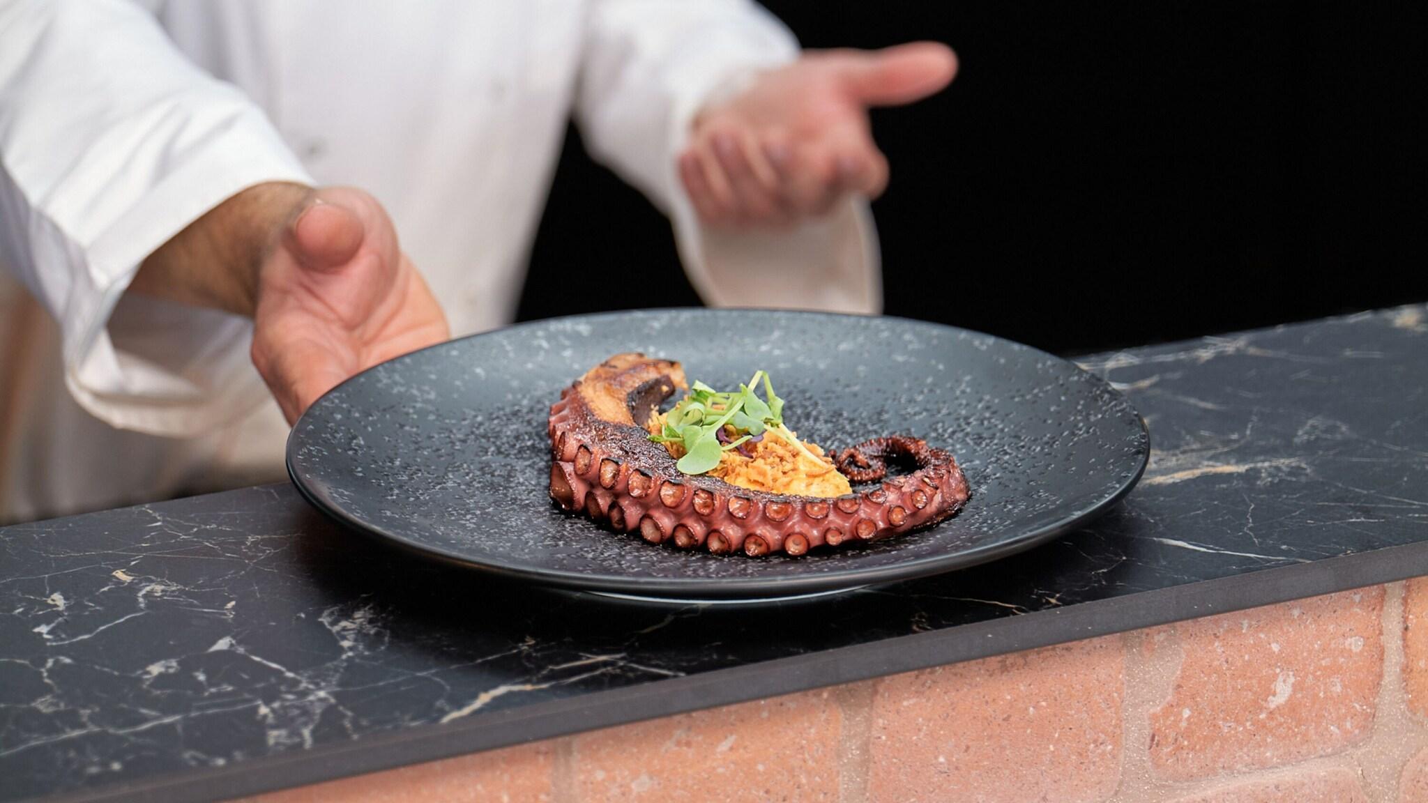 Restaurant Only YOU Hotel Valencia