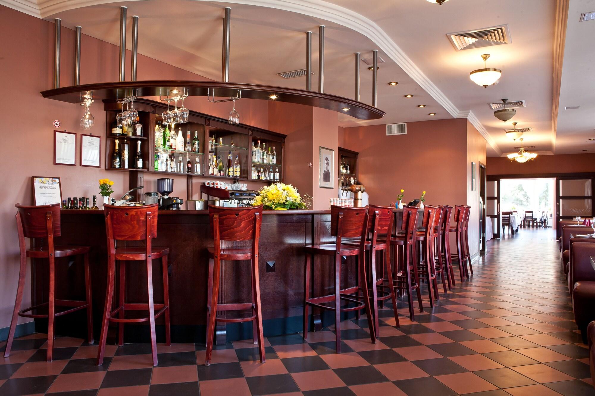 Bar/Salón KOLONNA Hotel Rezekne