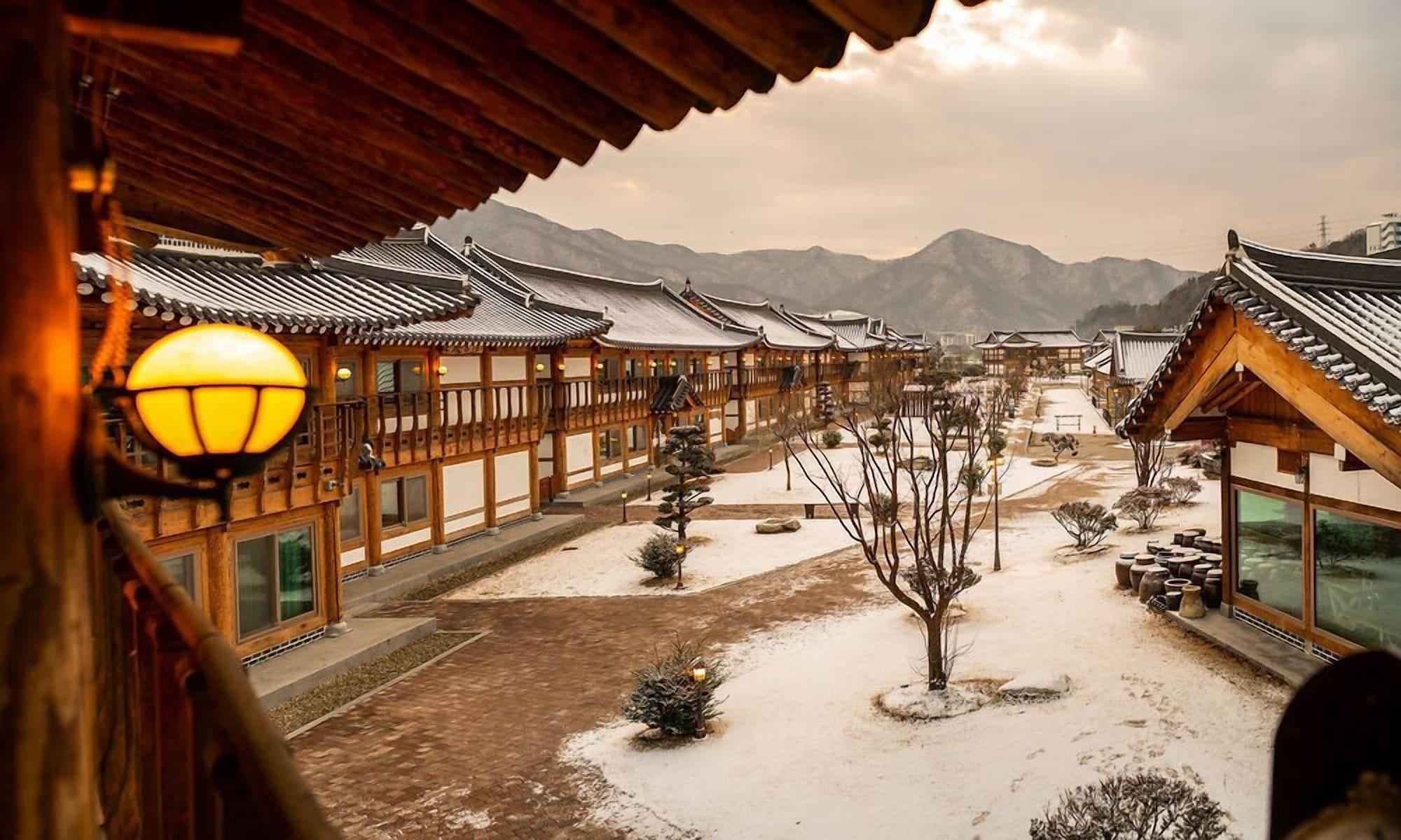 Vista Exterior Jeonju Wangyijimil Hanok Hotel