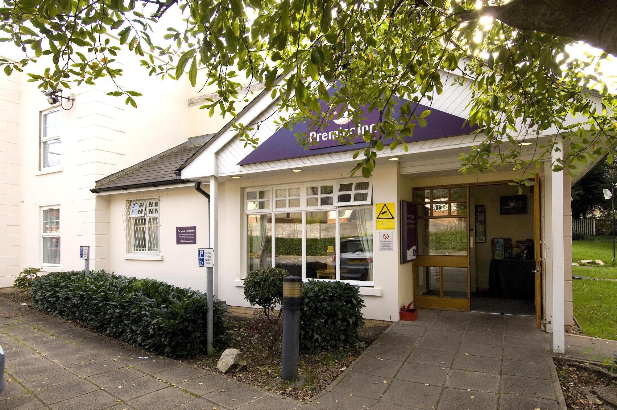 Varios Premier Inn Merthyr Tydfil