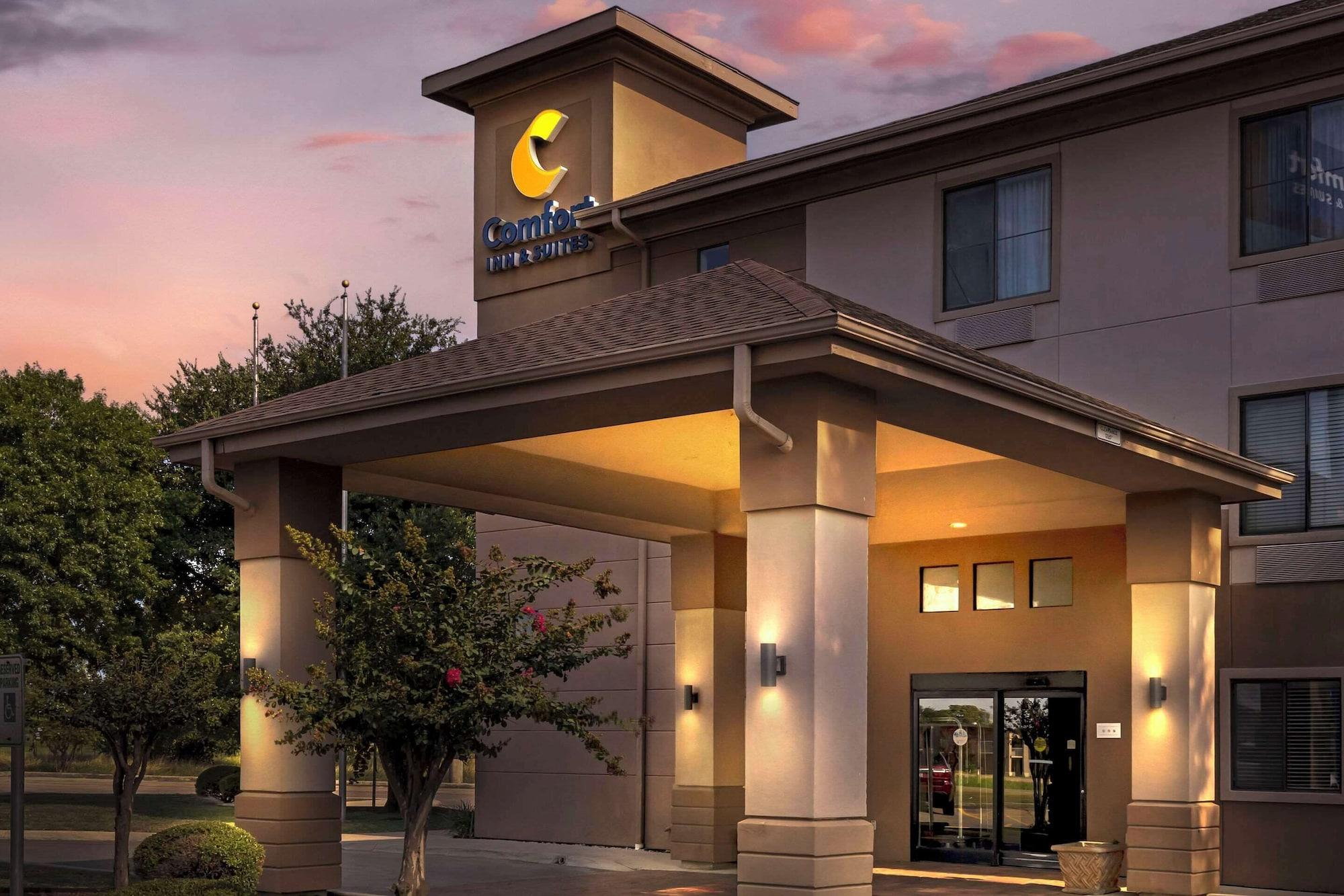 Vista Exterior Comfort Inn & Suites