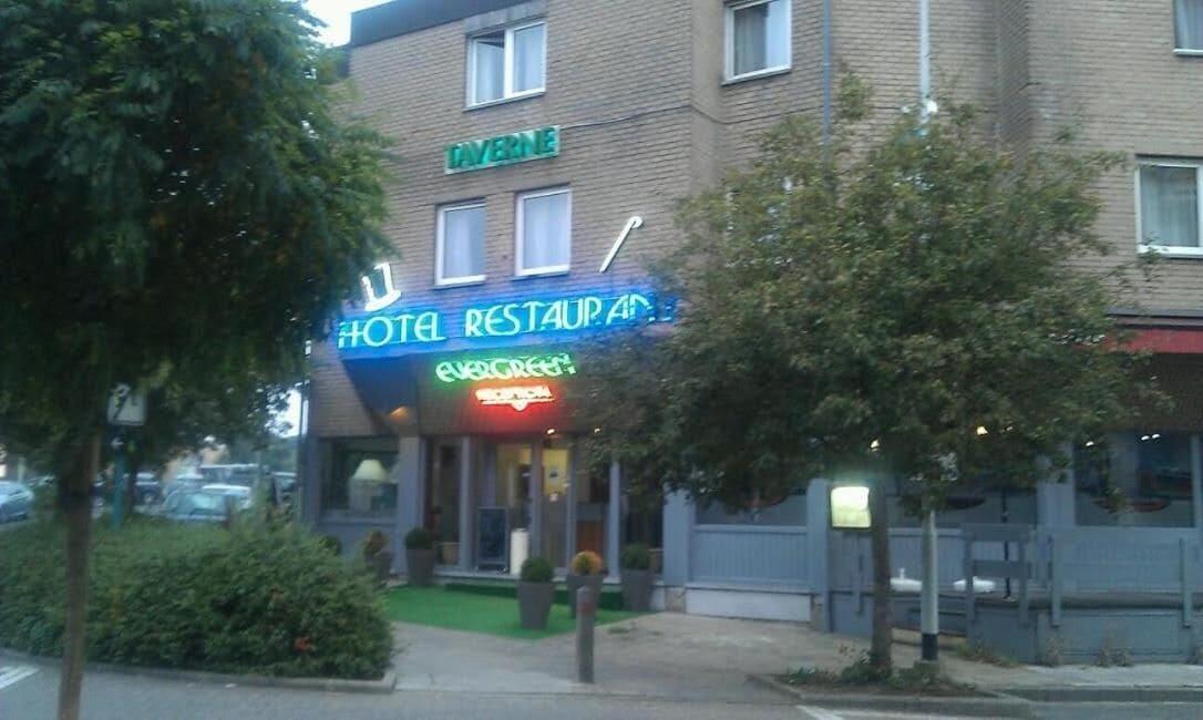 Vista Exterior Hotel Evergreen